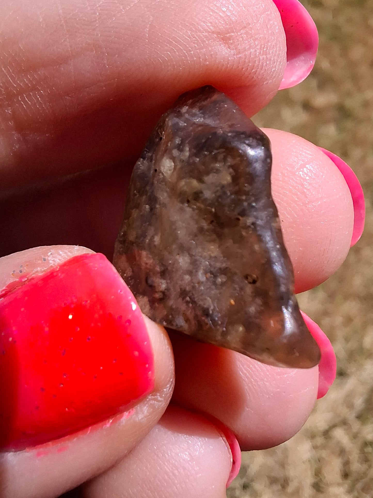 Libyan Desert Glass (darker) Piece, 3.40g, Tektite (Ref: L1362)