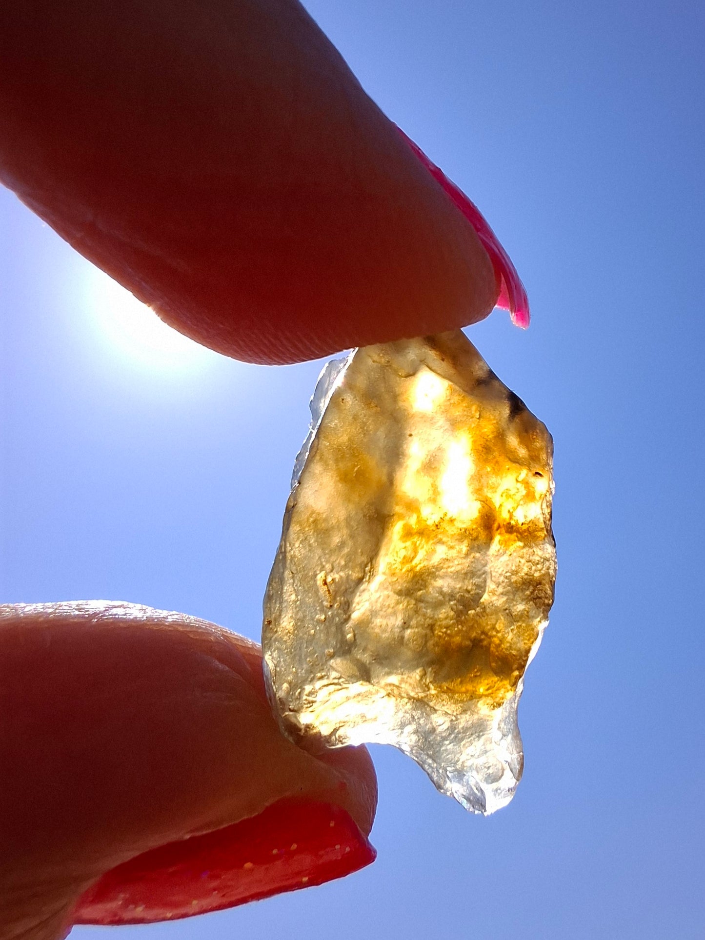 Libyan Desert Glass (darker) piece, 2.88g, Tektite (Ref: L1358)