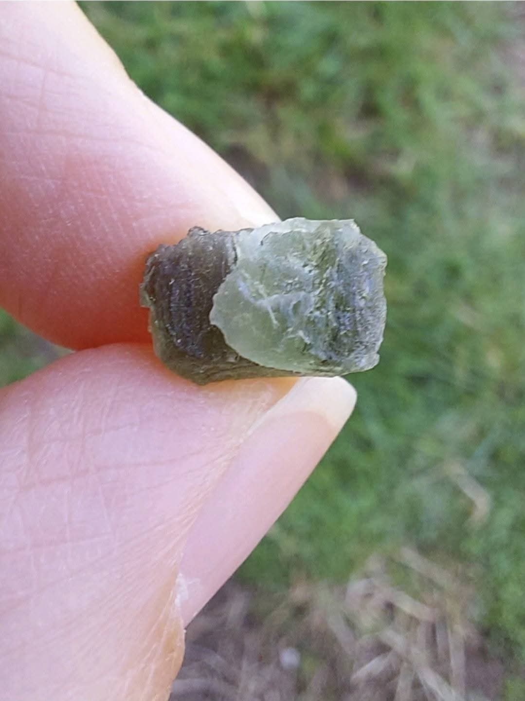 Moldavite Piece, 0.93g, Tektite (Ref: 775)