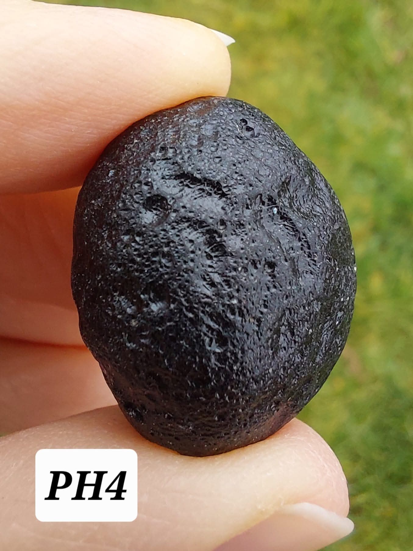 Philippinite (Rizalite), 11.42g, Tektite