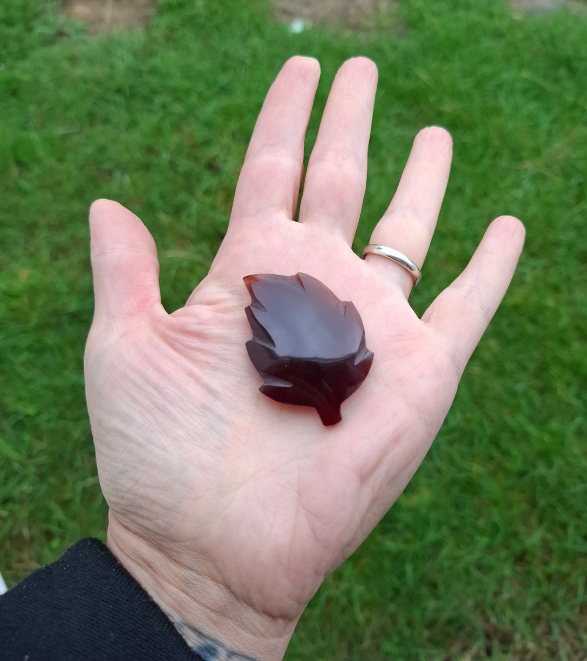 Red Amber Leaf Carving, 7.52g, Fossil (Ref: Leaf6)