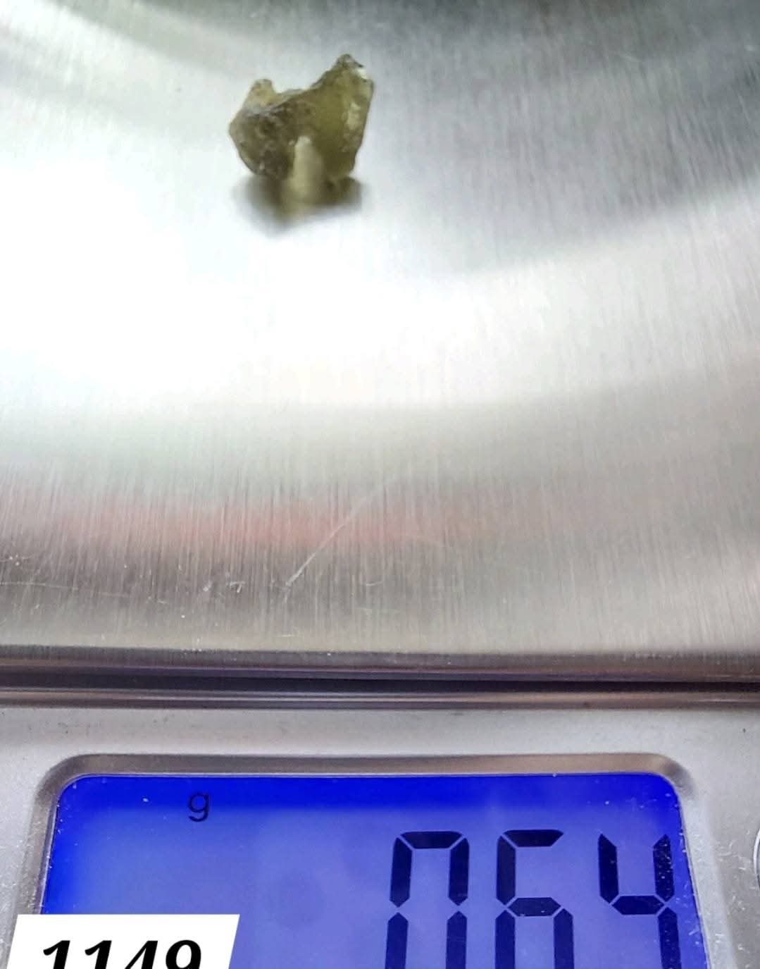 Moldavite Piece, 0.64g, Tektite (Ref: 1149)