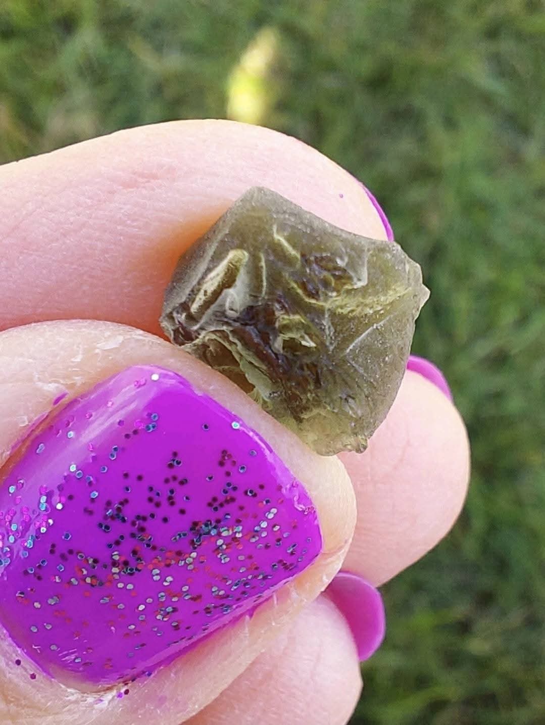 Moldavite Piece, 0.82g, Tektite (Ref: 1117)
