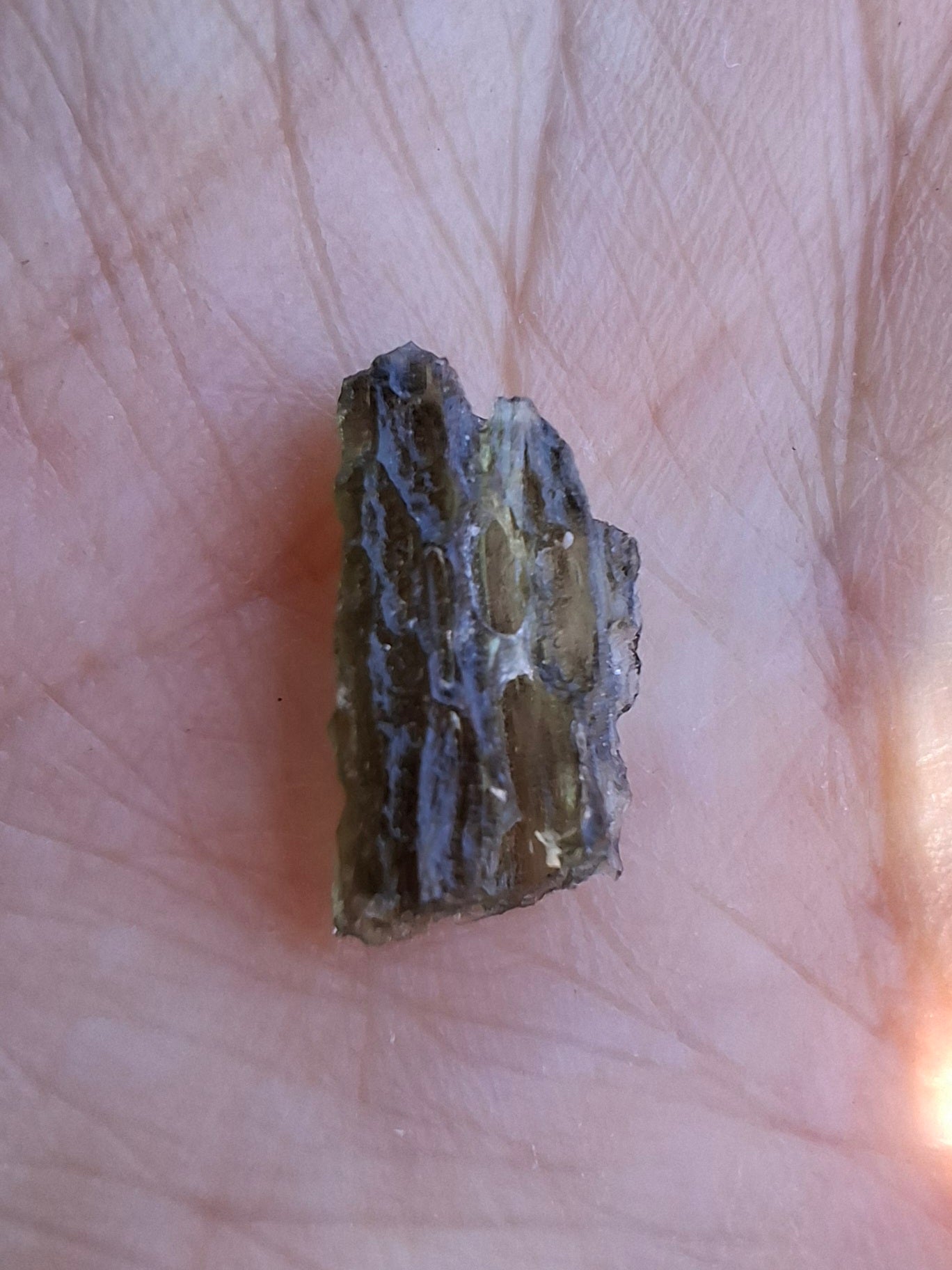 Moldavite Piece, 0.65g, Tektite (Ref: 1410)