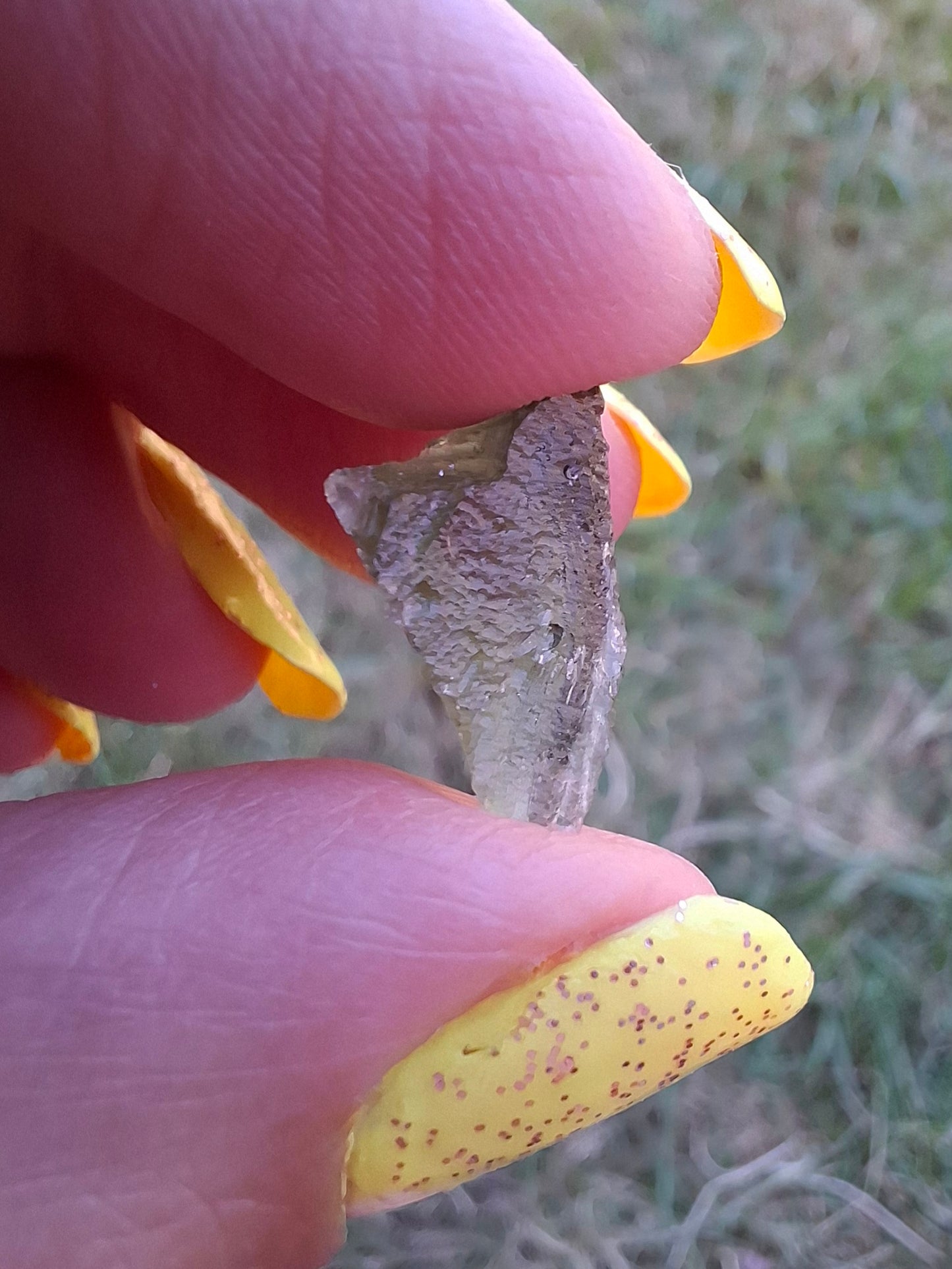 Moldavite Piece, 0.87g, Tektite (Ref: 1477)