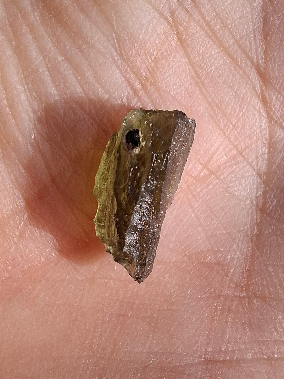 Moldavite Piece, 0.69g, Tektite (Ref: 1384)