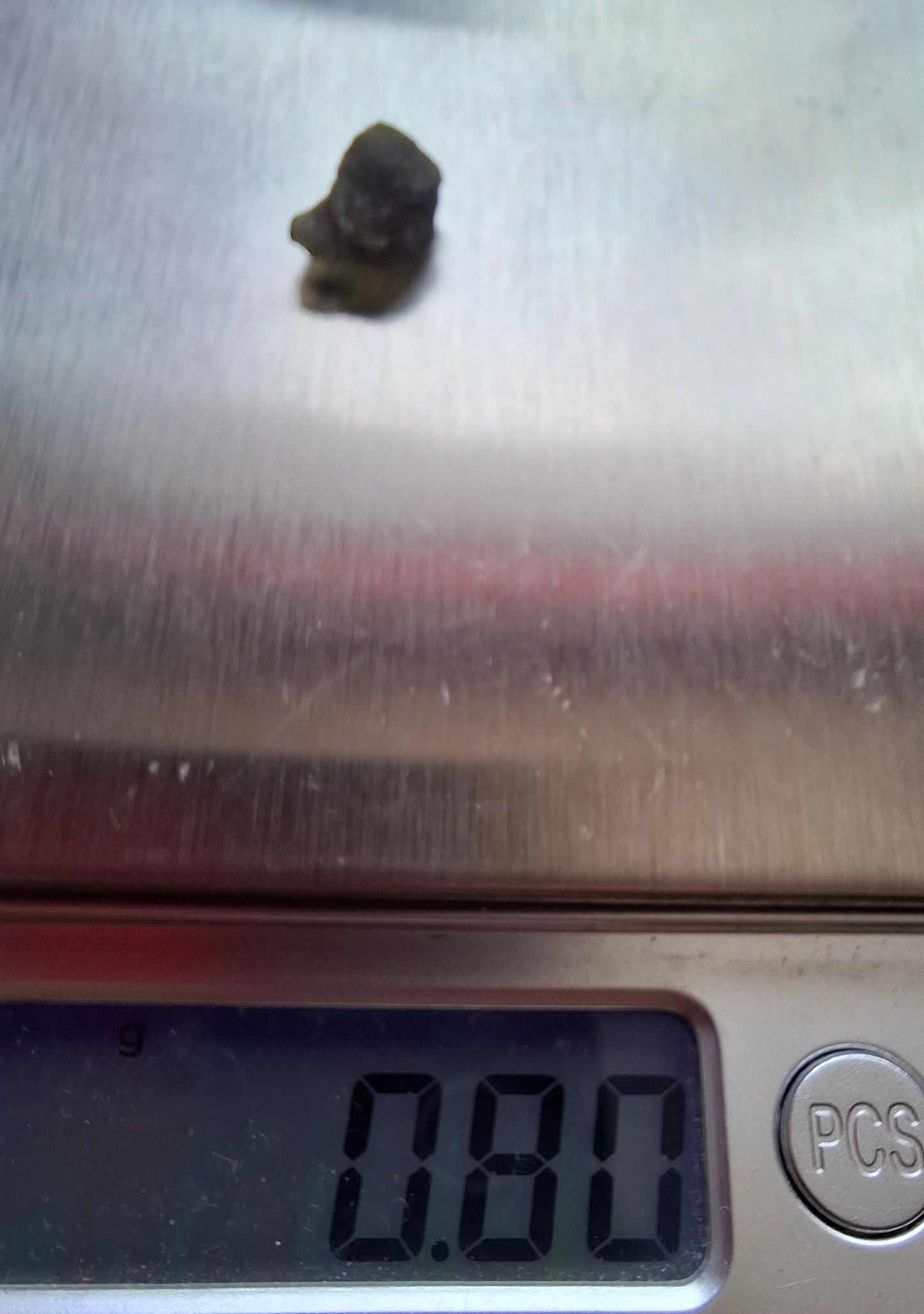 Moldavite Piece, 0.80g, Tektite (Ref: 1402)