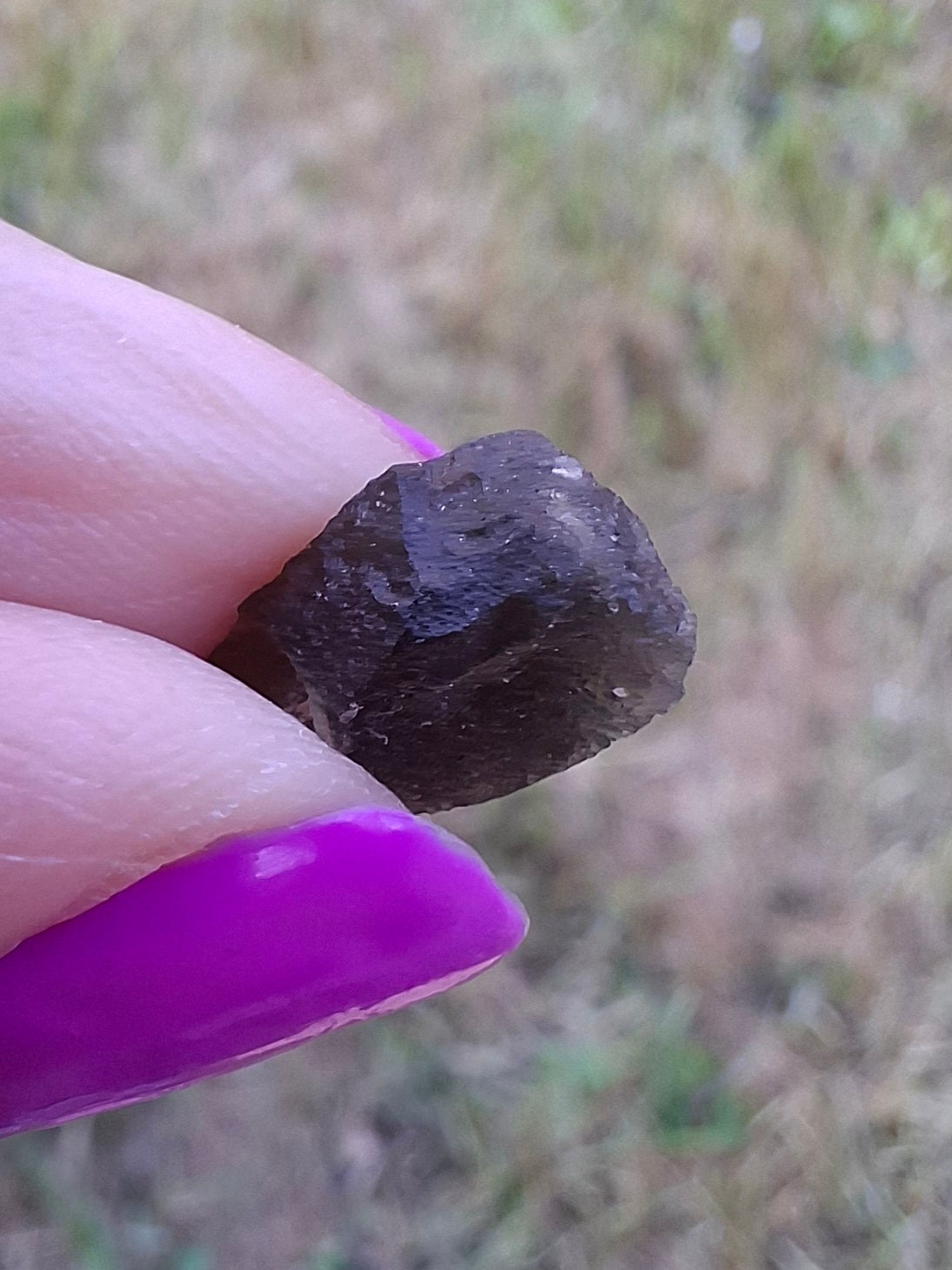Moldavite Piece, 0.72g, Tektite (Ref: 1443)