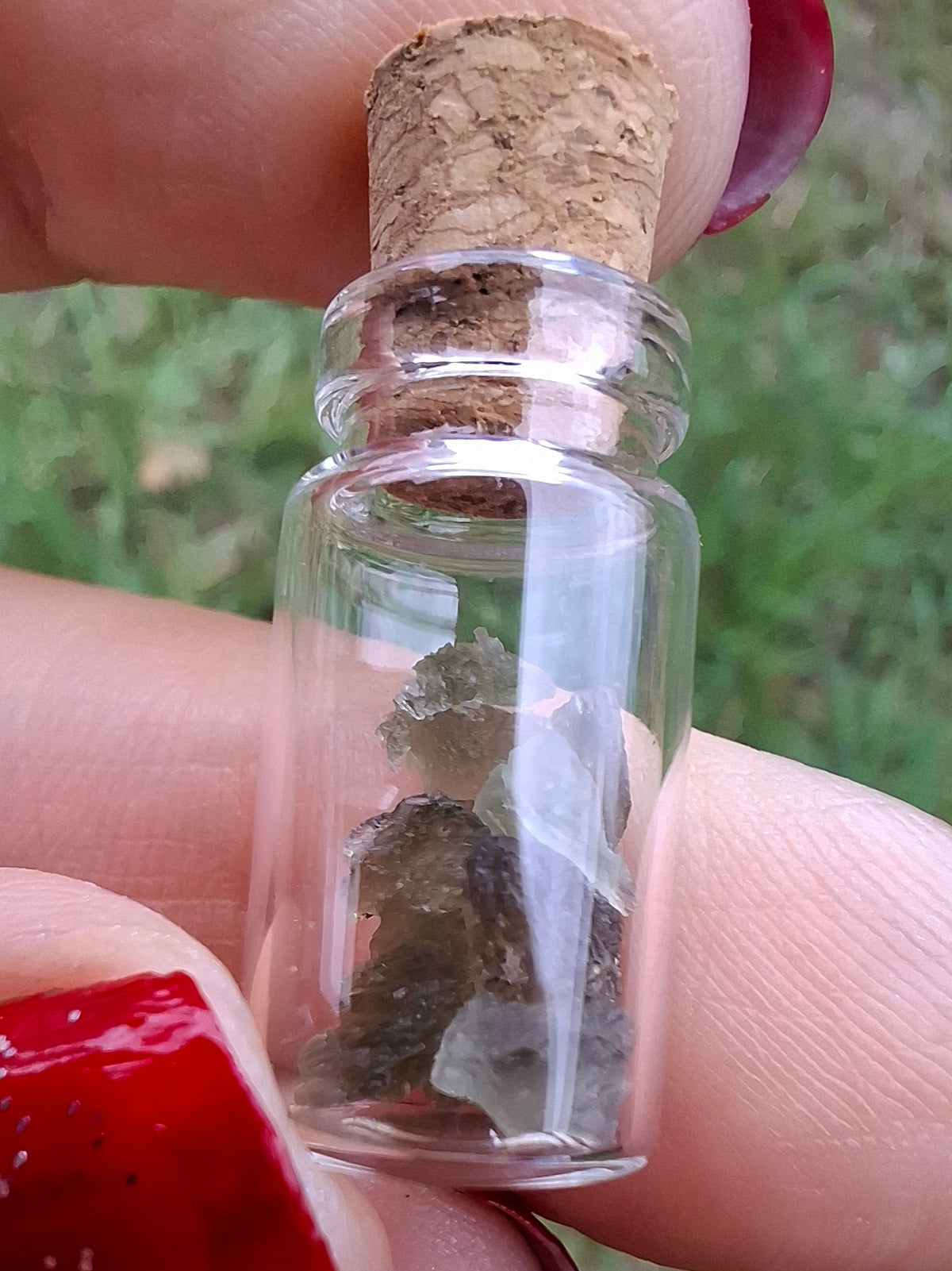 Moldavite Chips (0.50g) in 1ml Bottle, Tektite (Ref: B21)