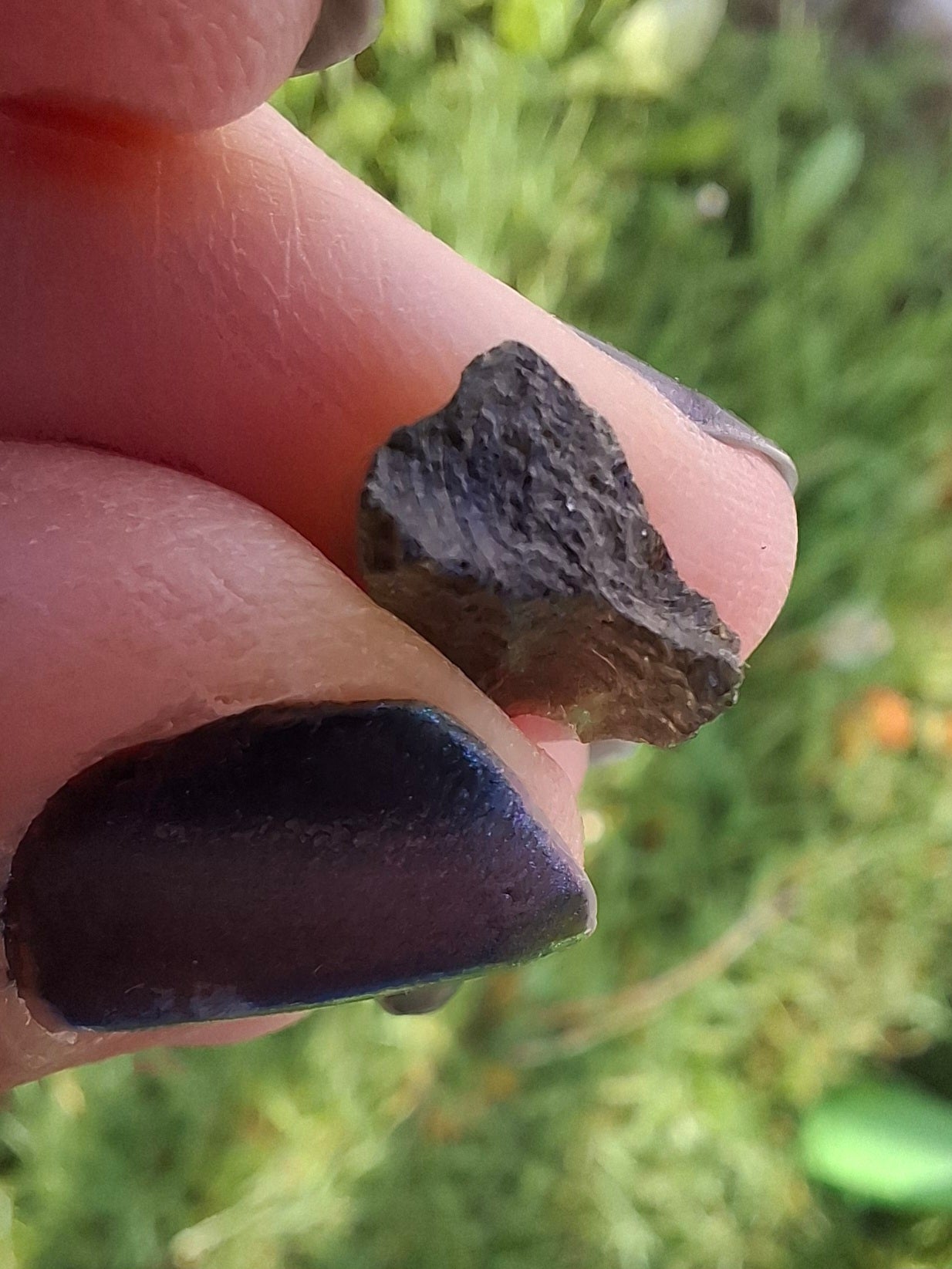Moldavite Piece, 0.58g, Tektite (Ref: 1381)