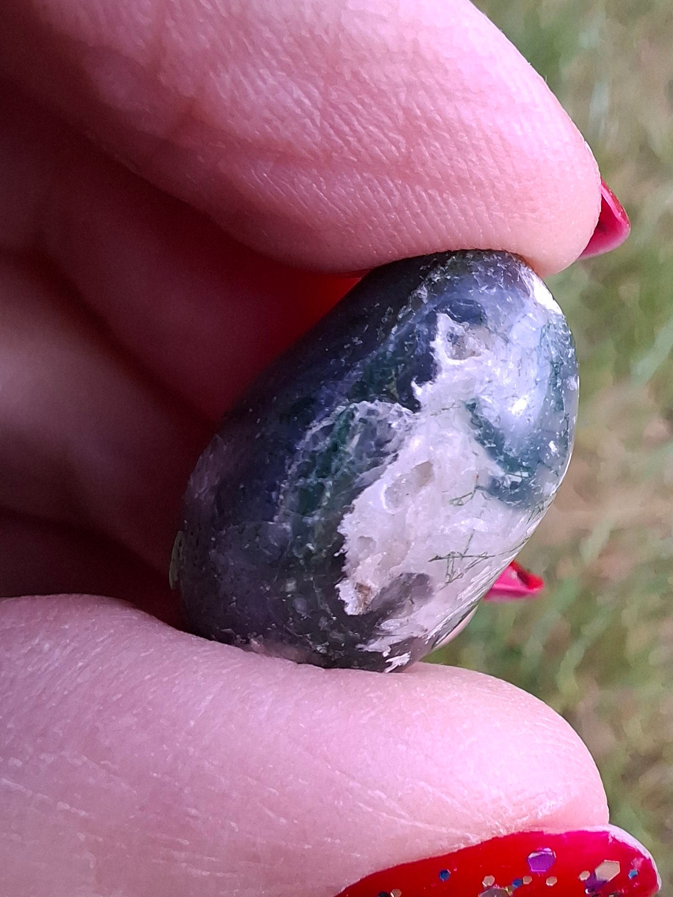 Green Moss Agate, Tumble Stone, Crystal (Ref: T168)