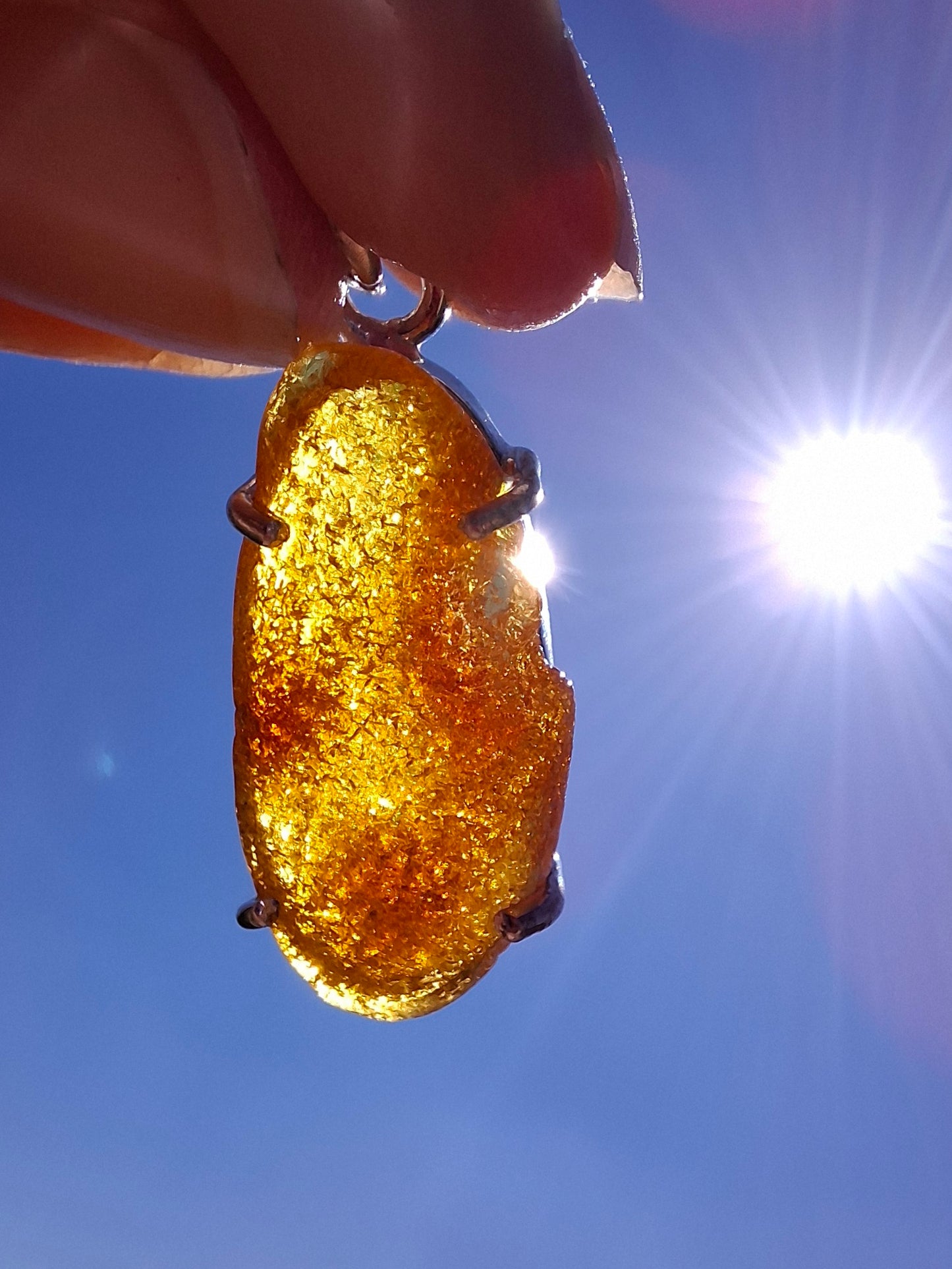Baltic Amber Pendant, 925 Silver, Fossil (Ref: AP12)