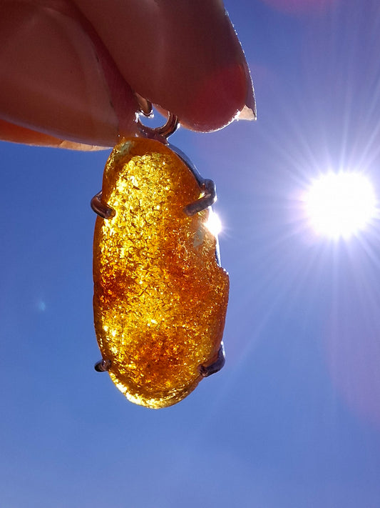 Baltic Amber Pendant, 925 Silver, Fossil (Ref: AP12)