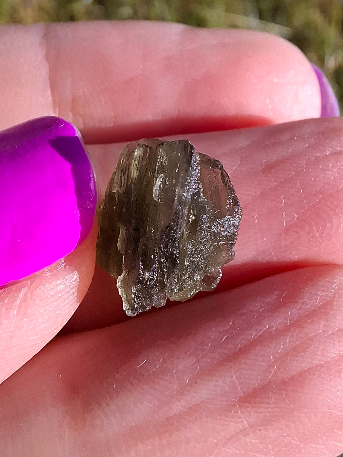 Moldavite Piece, 0.84g, Tektite (Ref: 1445)