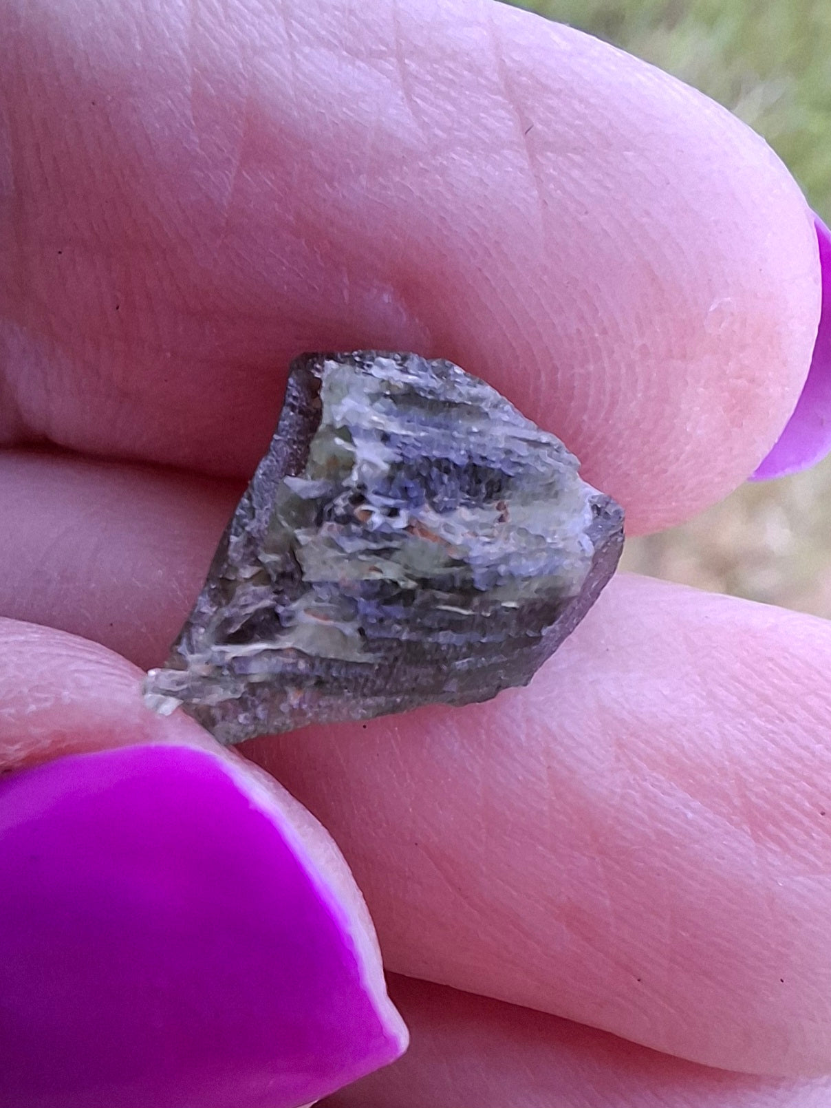 Moldavite Piece, 0.81g, Tektite (Ref: 1449)