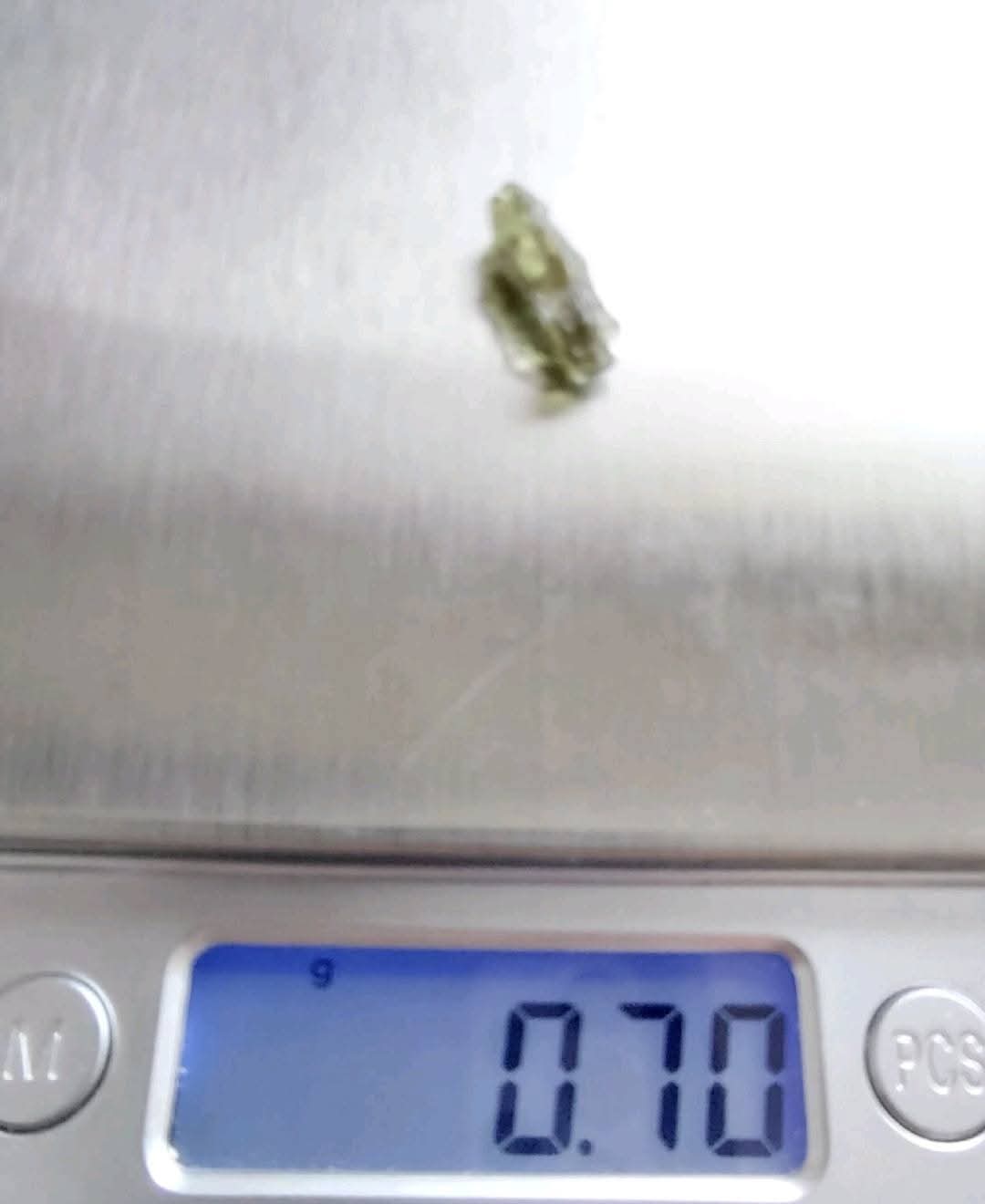 Moldavite Piece, 0.70g, Tektite (Ref: E214)