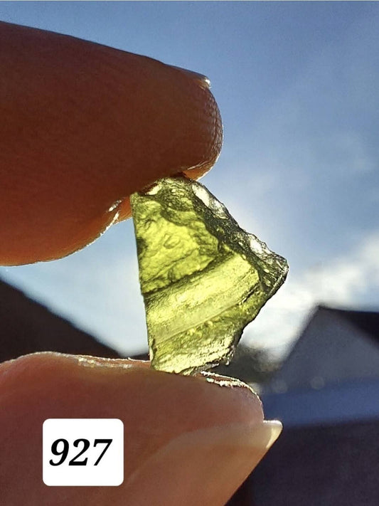 Moldavite Piece, 0.64g, Tektite (Ref: 927)