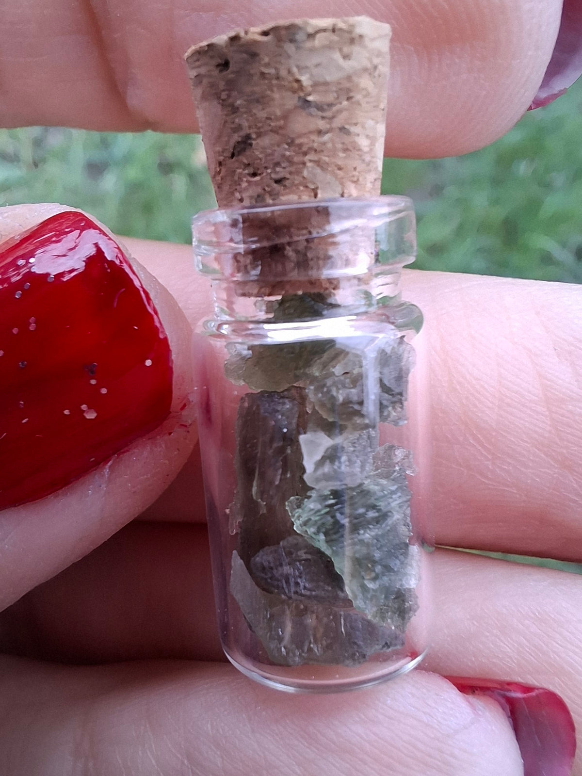 Moldavite Chips (1.00g) in 1ml Bottle, Tektite (Ref: B31)