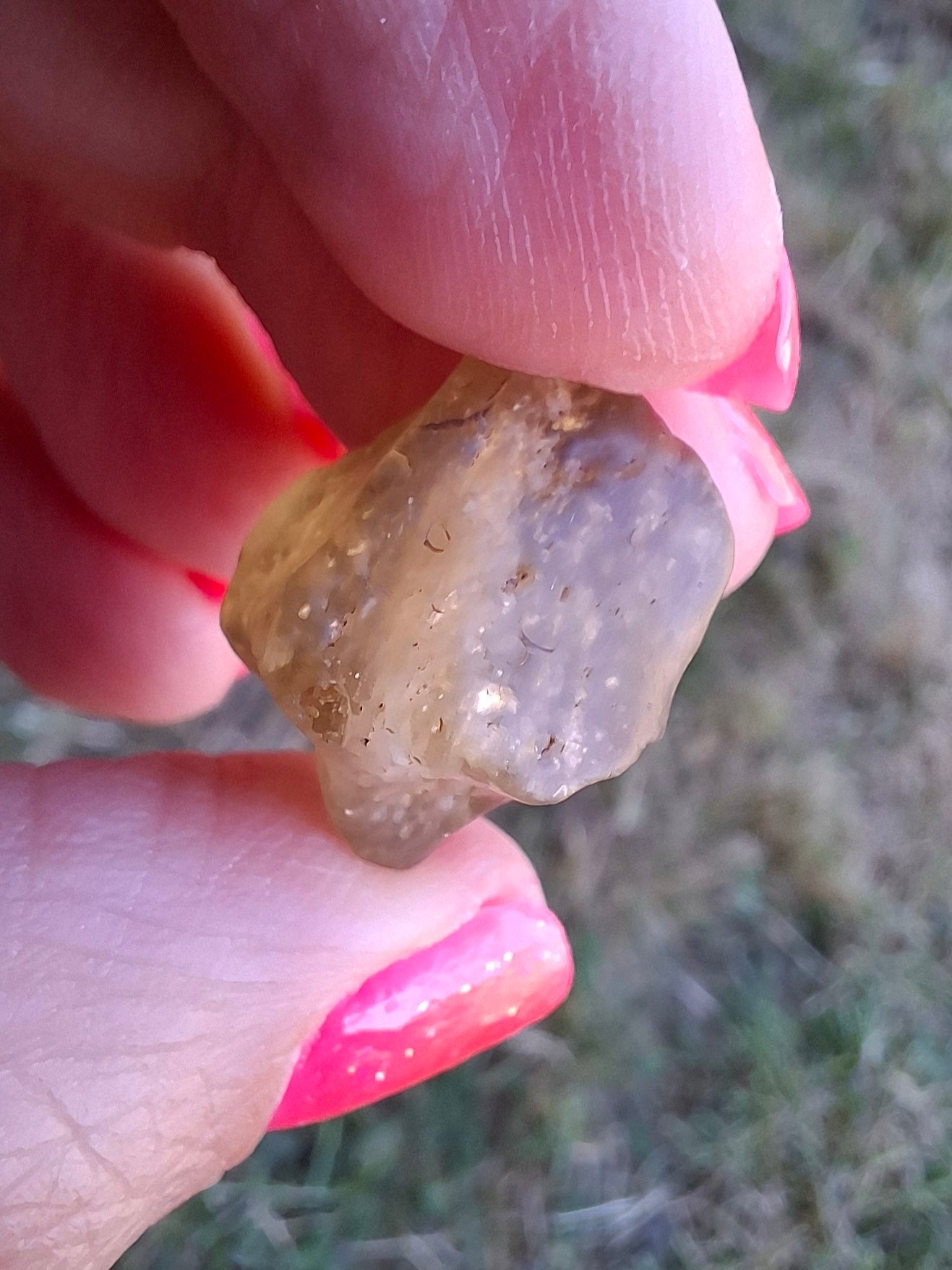 Libyan Desert Glass (darker) Piece, 4.92g, Tektite (Ref: L1364)