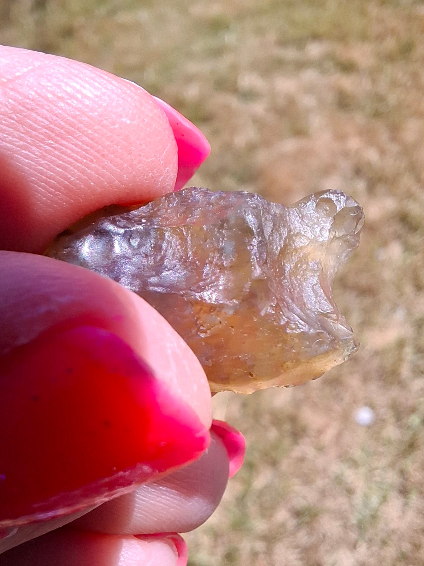 Libyan Desert Glass (darker) piece, 2.88g, Tektite (Ref: L1358)