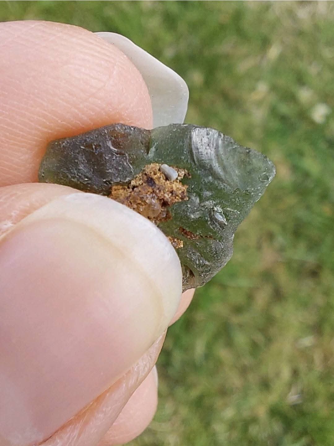 Moldavite Piece, 1.40g, Tektite (Ref: E219)