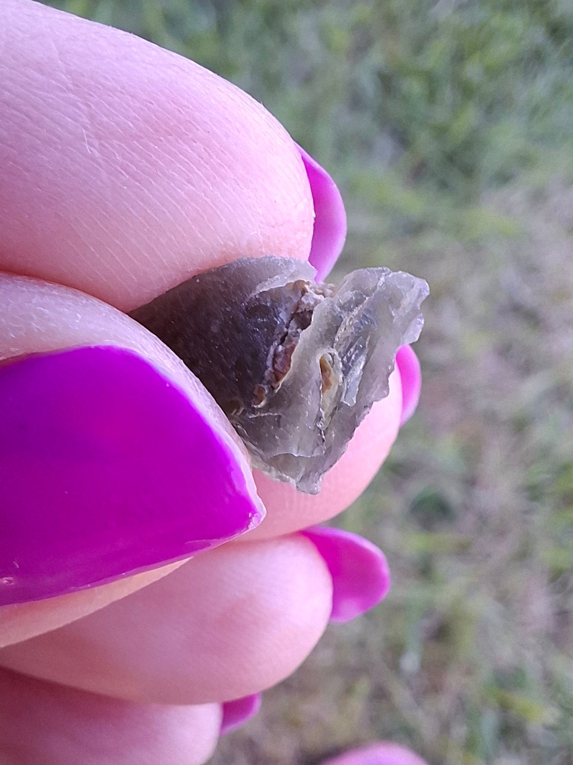 Moldavite Piece, 0.85g, Tektite (Ref: 1462)