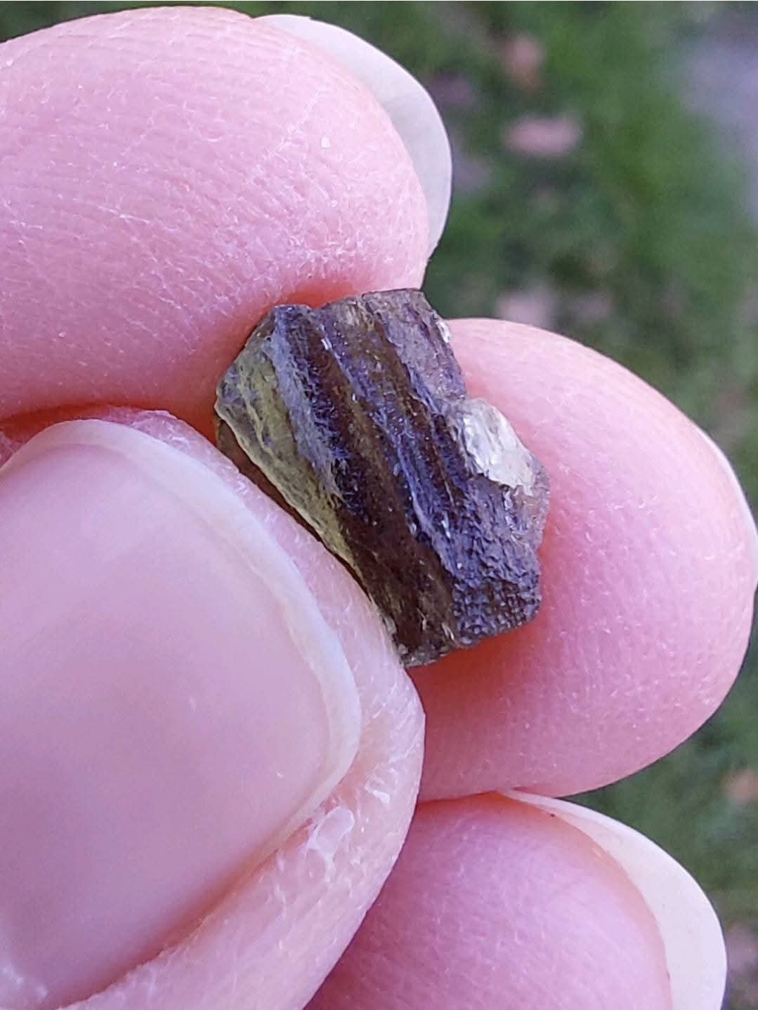 Moldavite Piece, 0.66g, Tektite (Ref: 1010)
