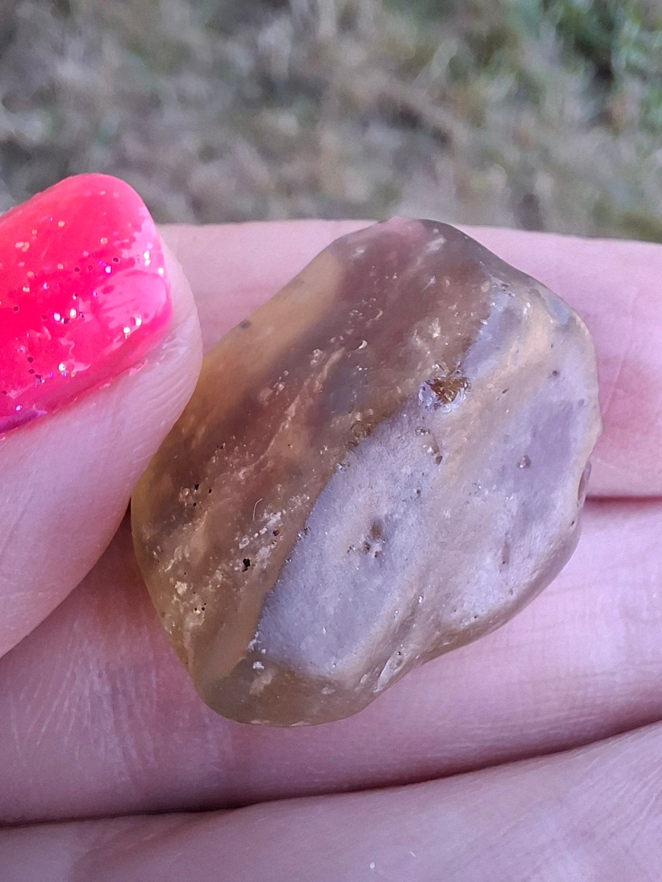 Libyan Desert Glass (darker) Piece, 6.82g, Tektite (Ref: L1365)