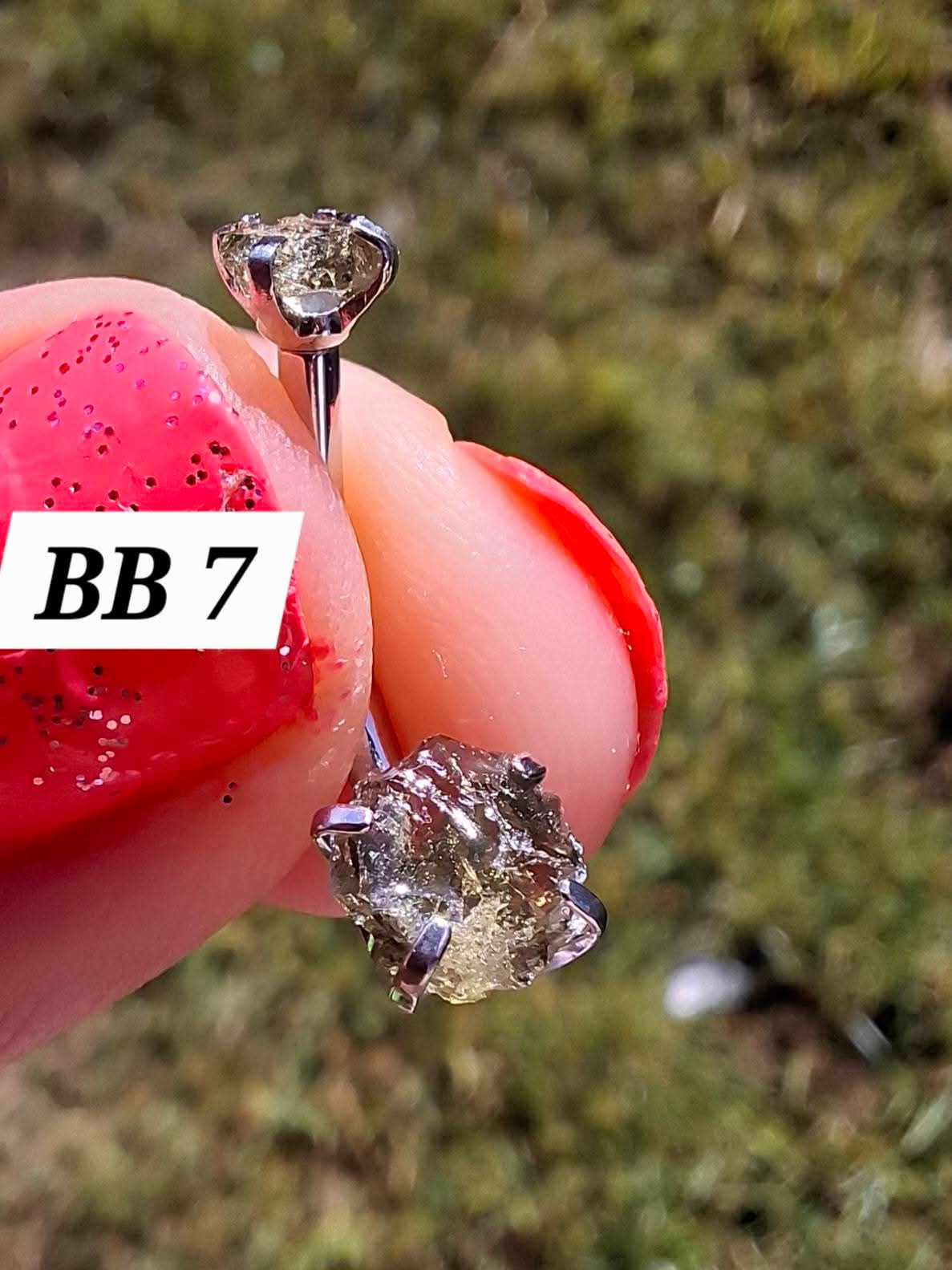 Moldavite (raw) BELLY BAR, 14G, Surgical Steel, Tektite (Ref: BB7)