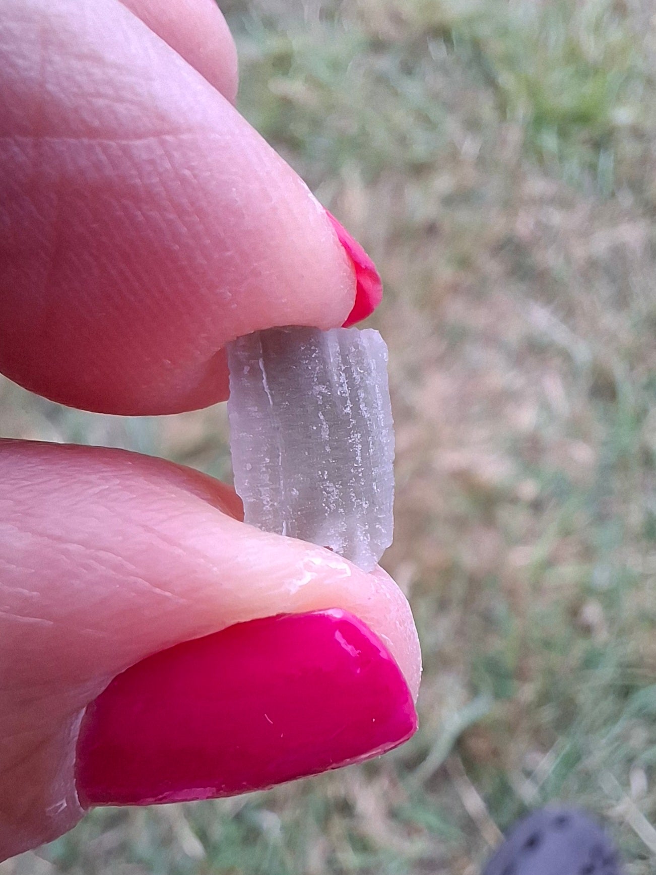 Moldavite tiny piece, SNOWFLAKE, FROSTED, BRUSNA, 0.18g, Tektite (Ref: 1496)