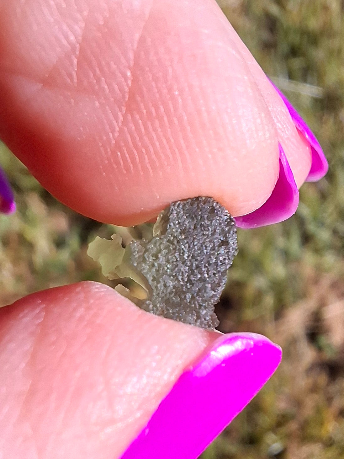 Moldavite Piece, 0.53g, Tektite (Ref: 1446)