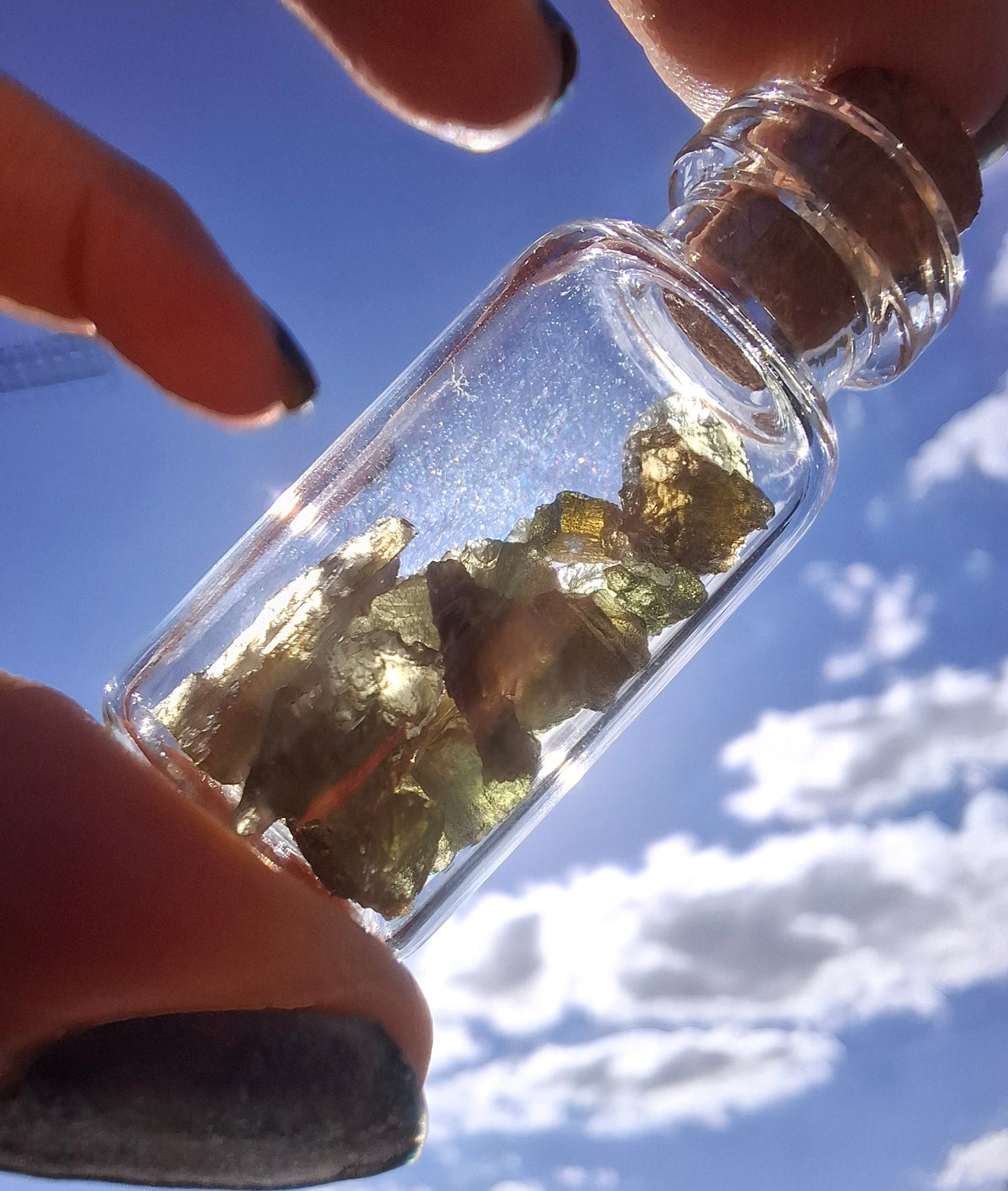 Moldavite Chips (2.00g) in 3ml Bottle, Tektite (Ref: B42)
