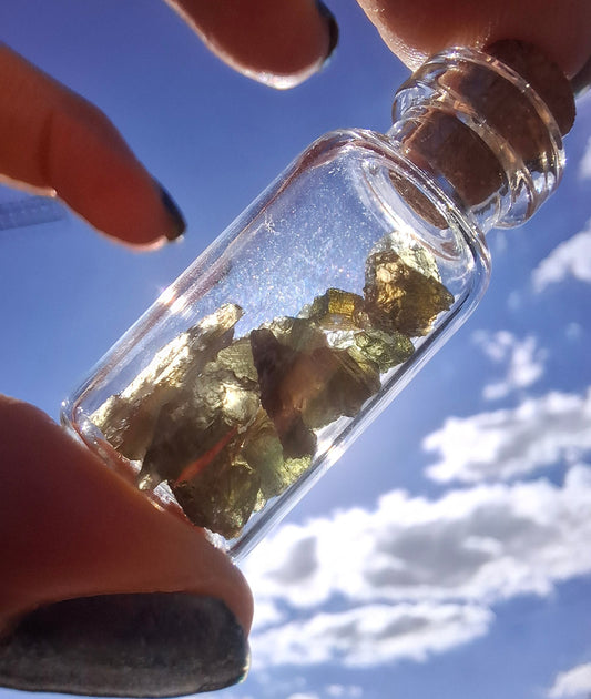 Moldavite Chips (2.00g) in 3ml Bottle, Tektite (Ref: B42)
