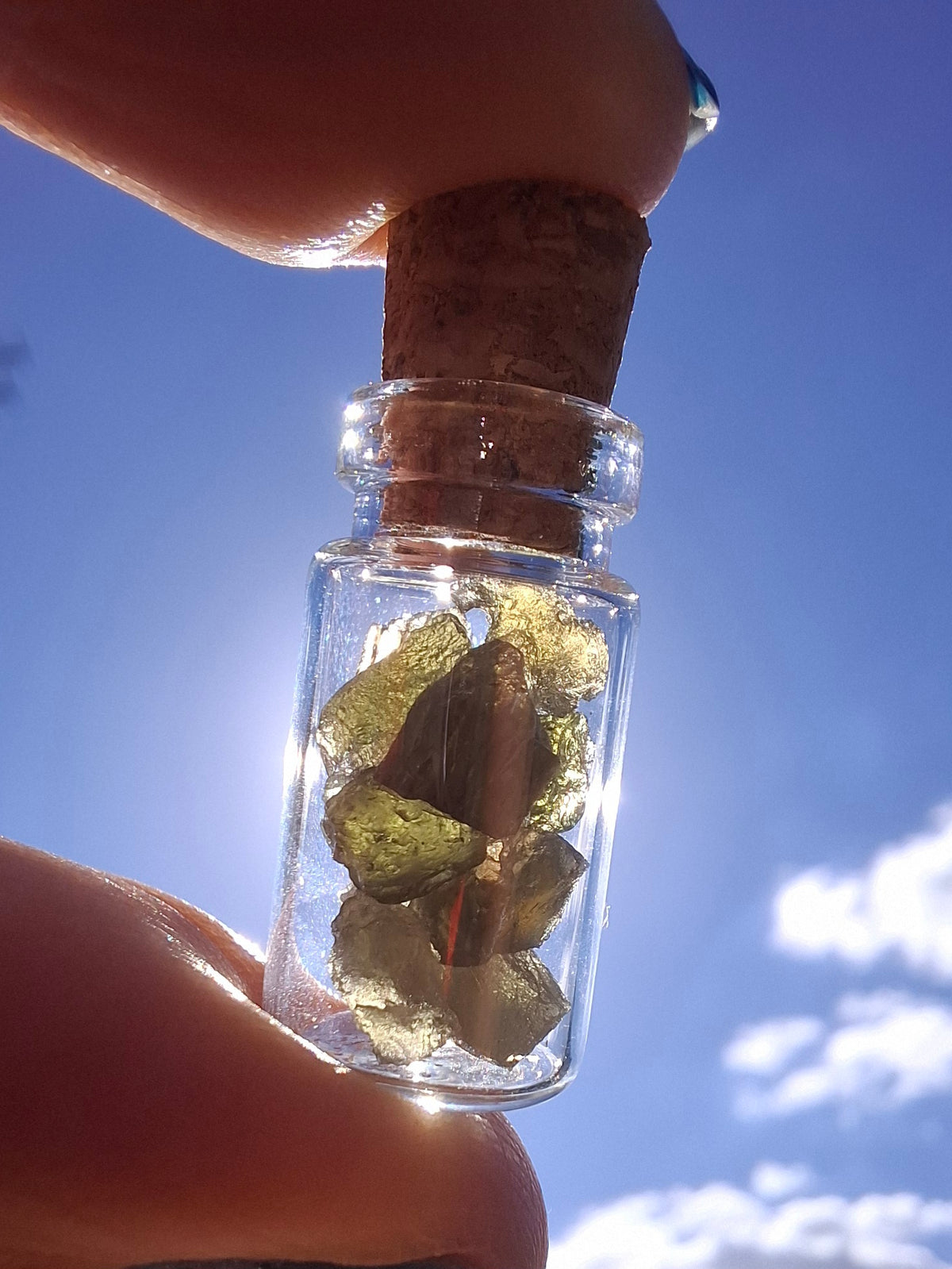 Moldavite Chips (1.00g) in 1ml Bottle, Tektite (Ref: B36)