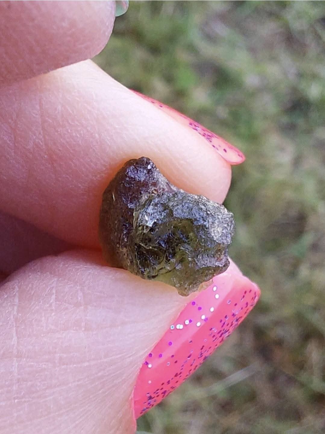 Moldavite Piece, 0.64g, Tektite (Ref: 1149)