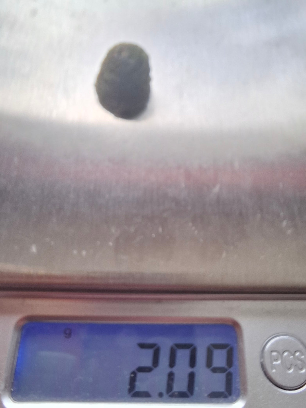 Moldavite Piece, 2.09g, Tektite (Ref: 1510)