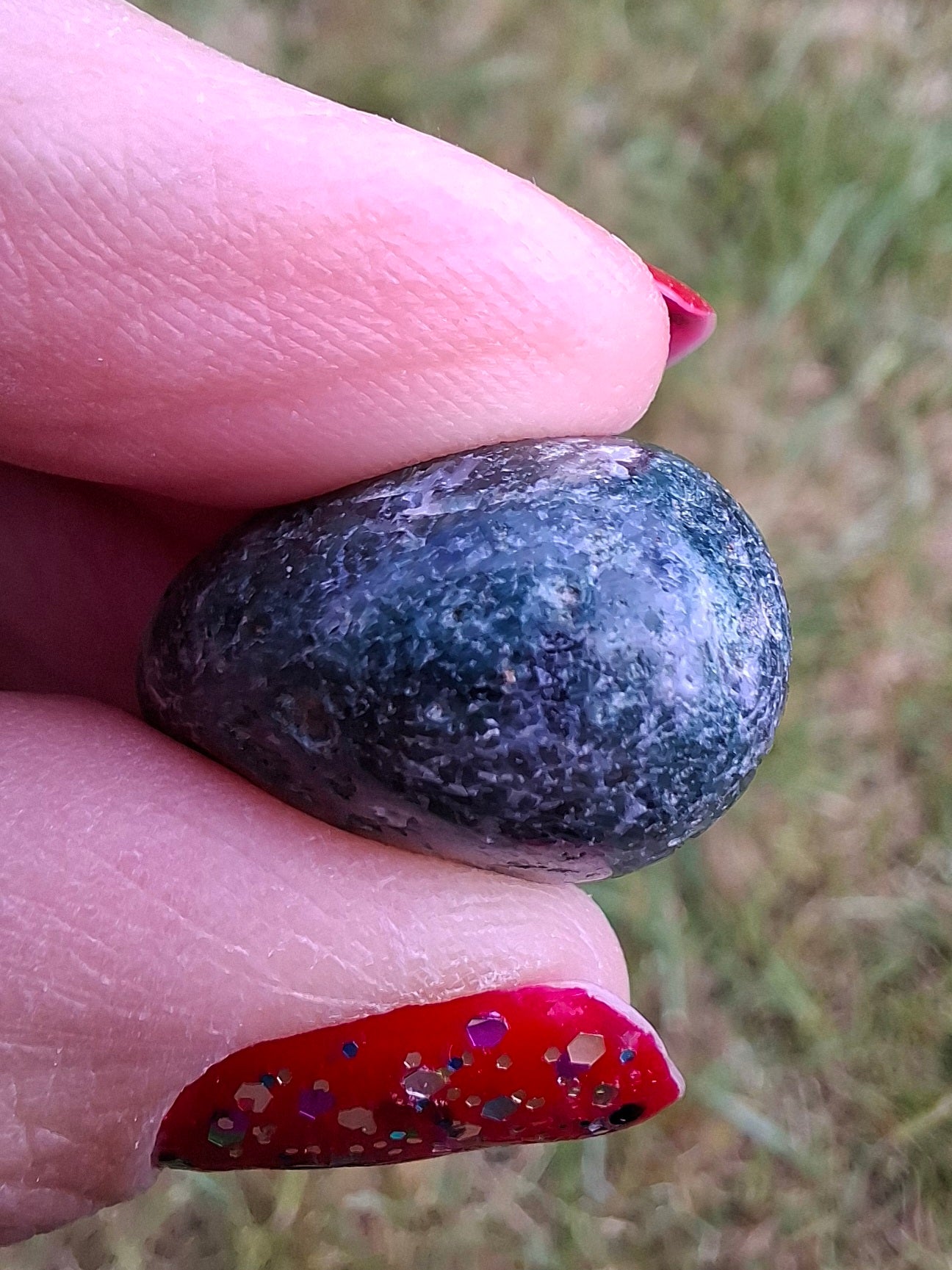 Green Moss Agate, Tumble Stone, Crystal (Ref: T170)