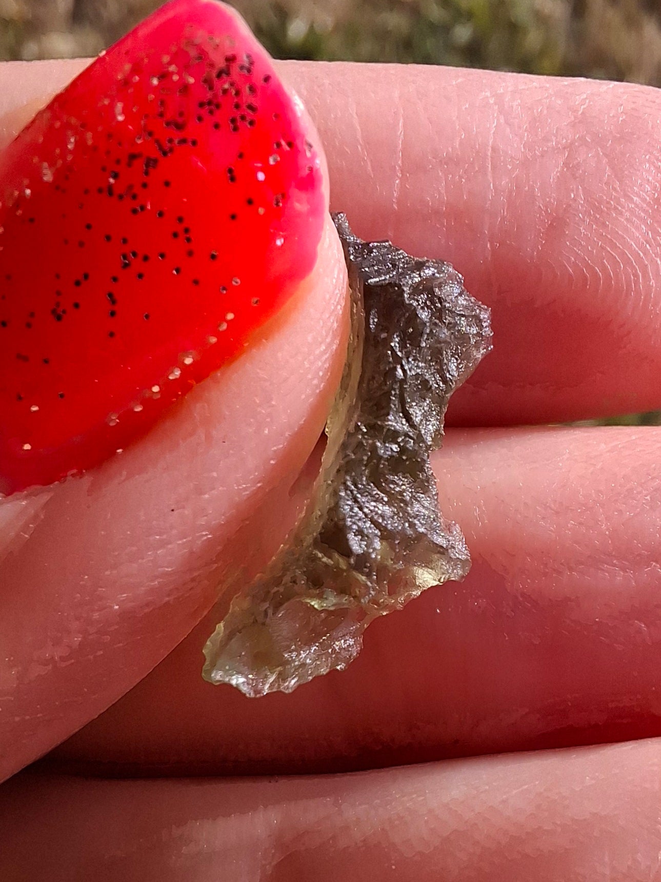 Moldavite Piece, 0.69g, Tektite (Ref: 1486)