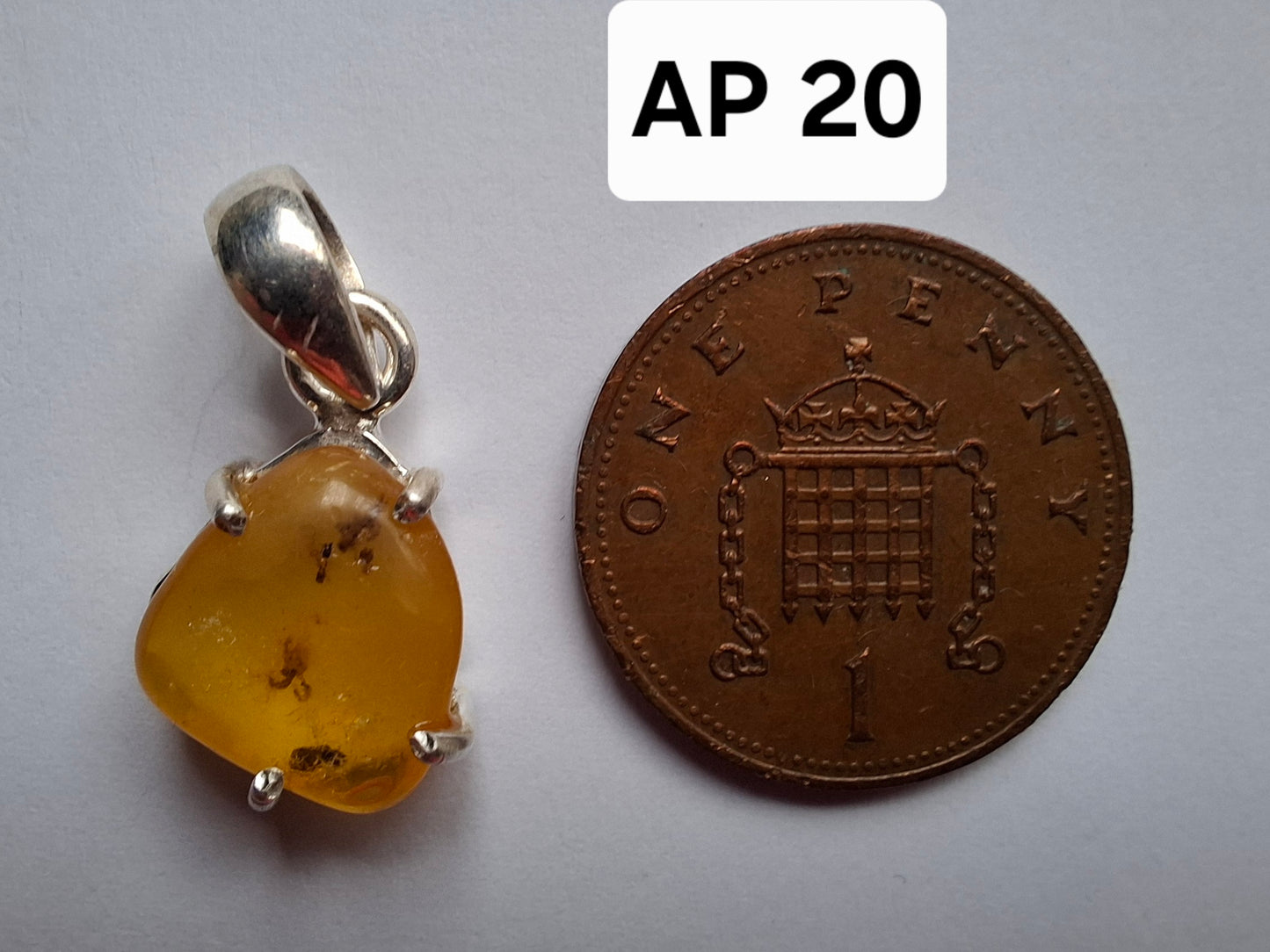 Baltic Amber Pendant, 925 Silver, Fossil (Ref: AP20)