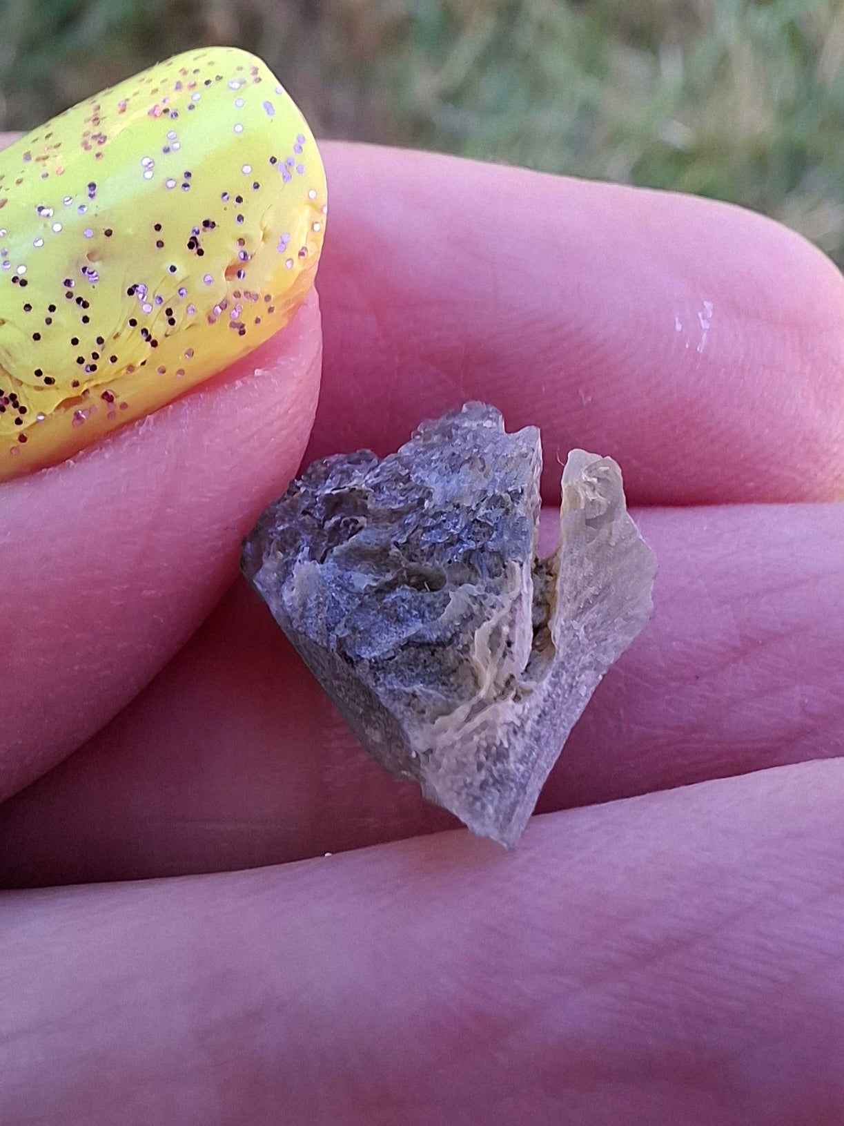 Moldavite Piece, 0.68g, Tektite (Ref: 1481)