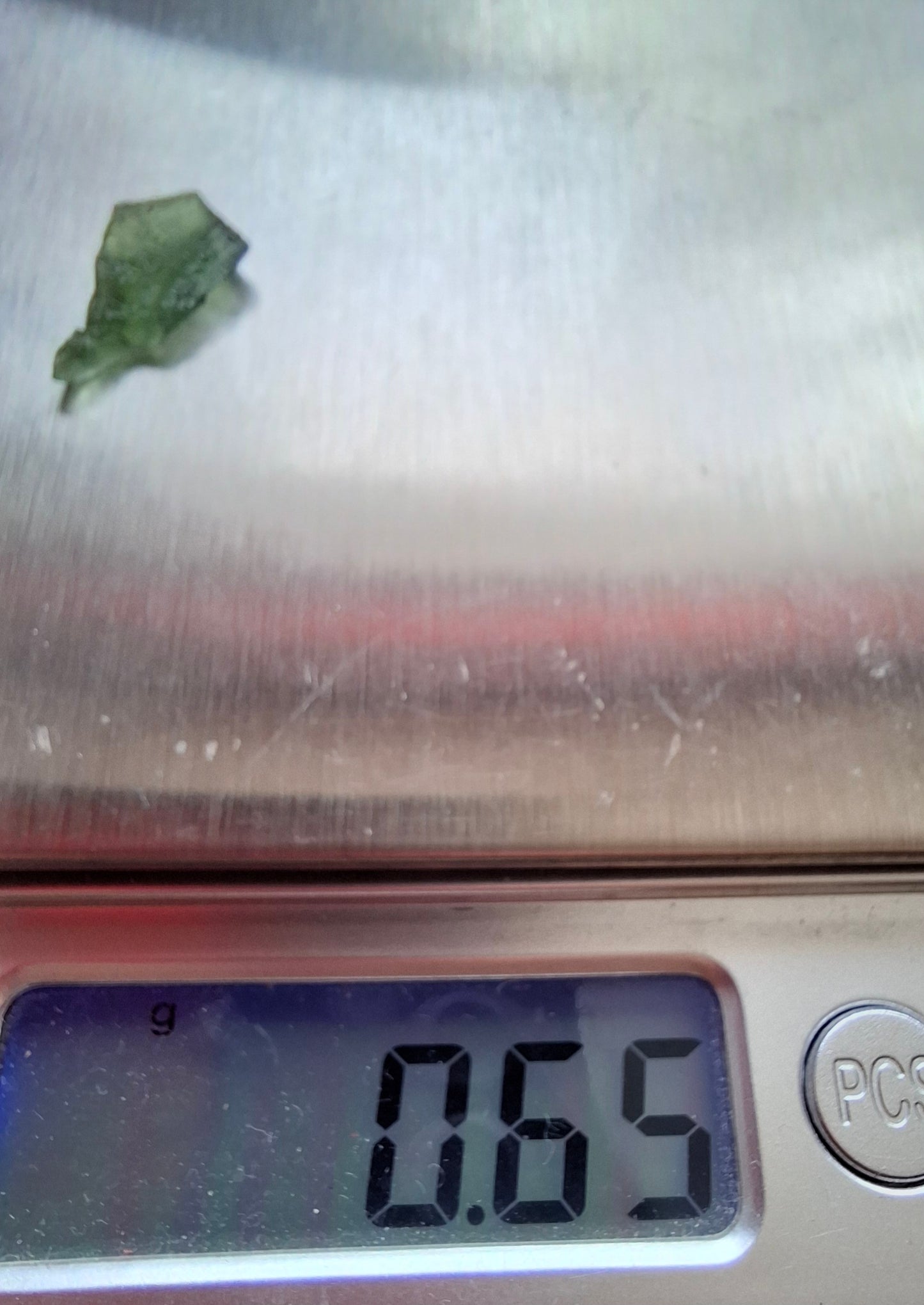 Moldavite Piece, 0.65g, Tektite (Ref: 1404)