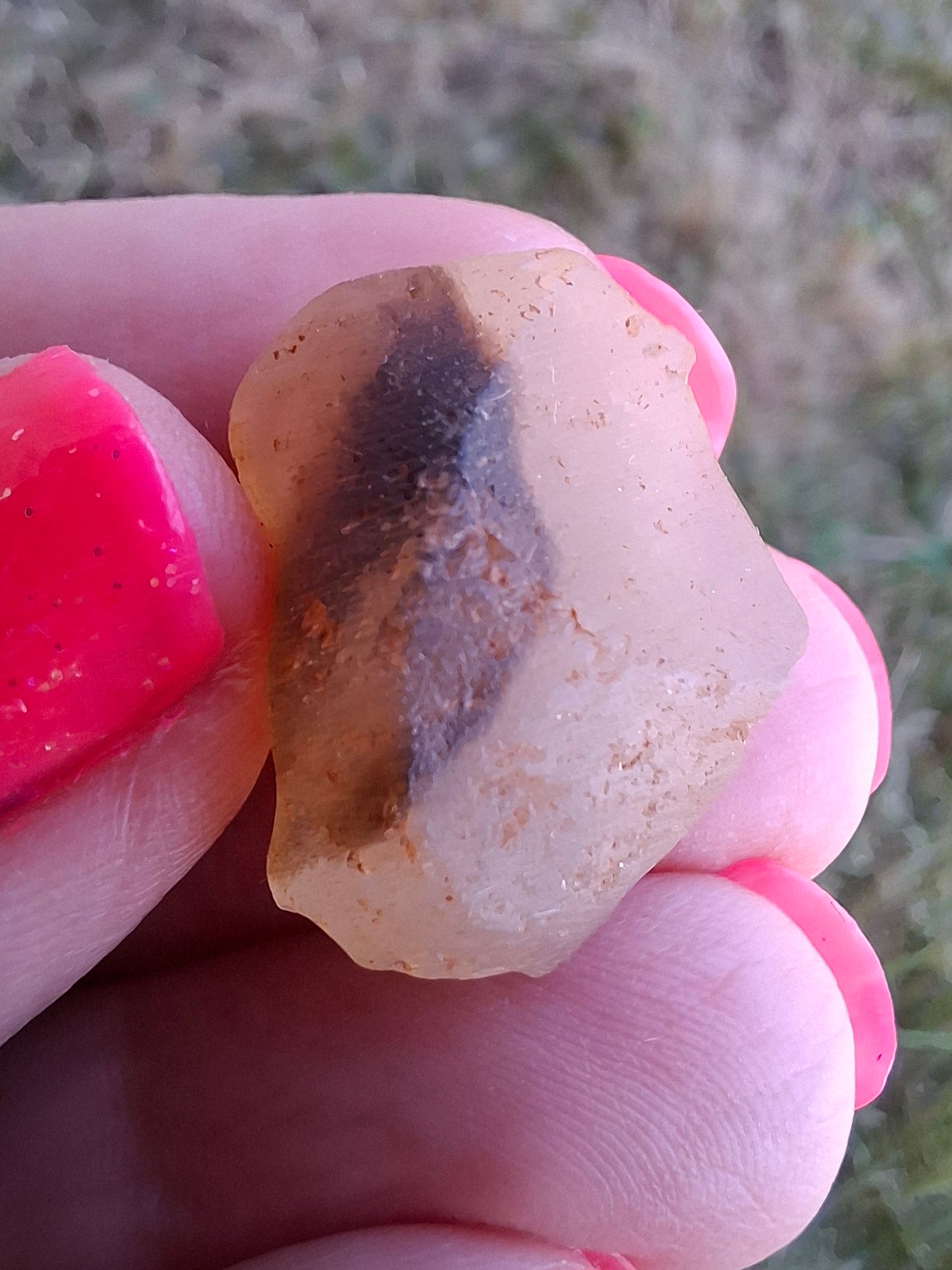 Libyan Desert Glass (darker) Piece, 4.70g, Tektite (Ref: L1372)