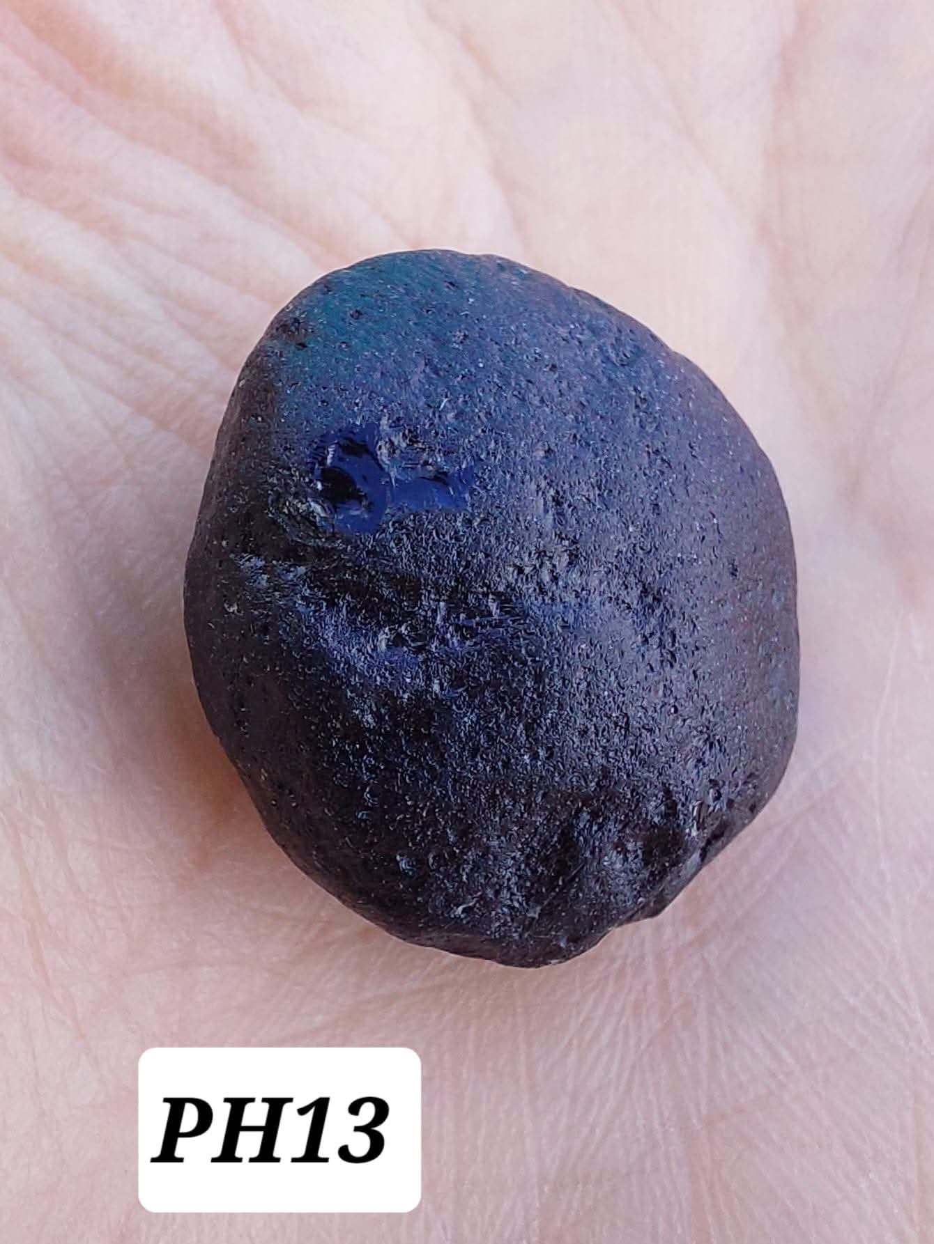Philippinite (Rizalite), 9.24g, Tektite