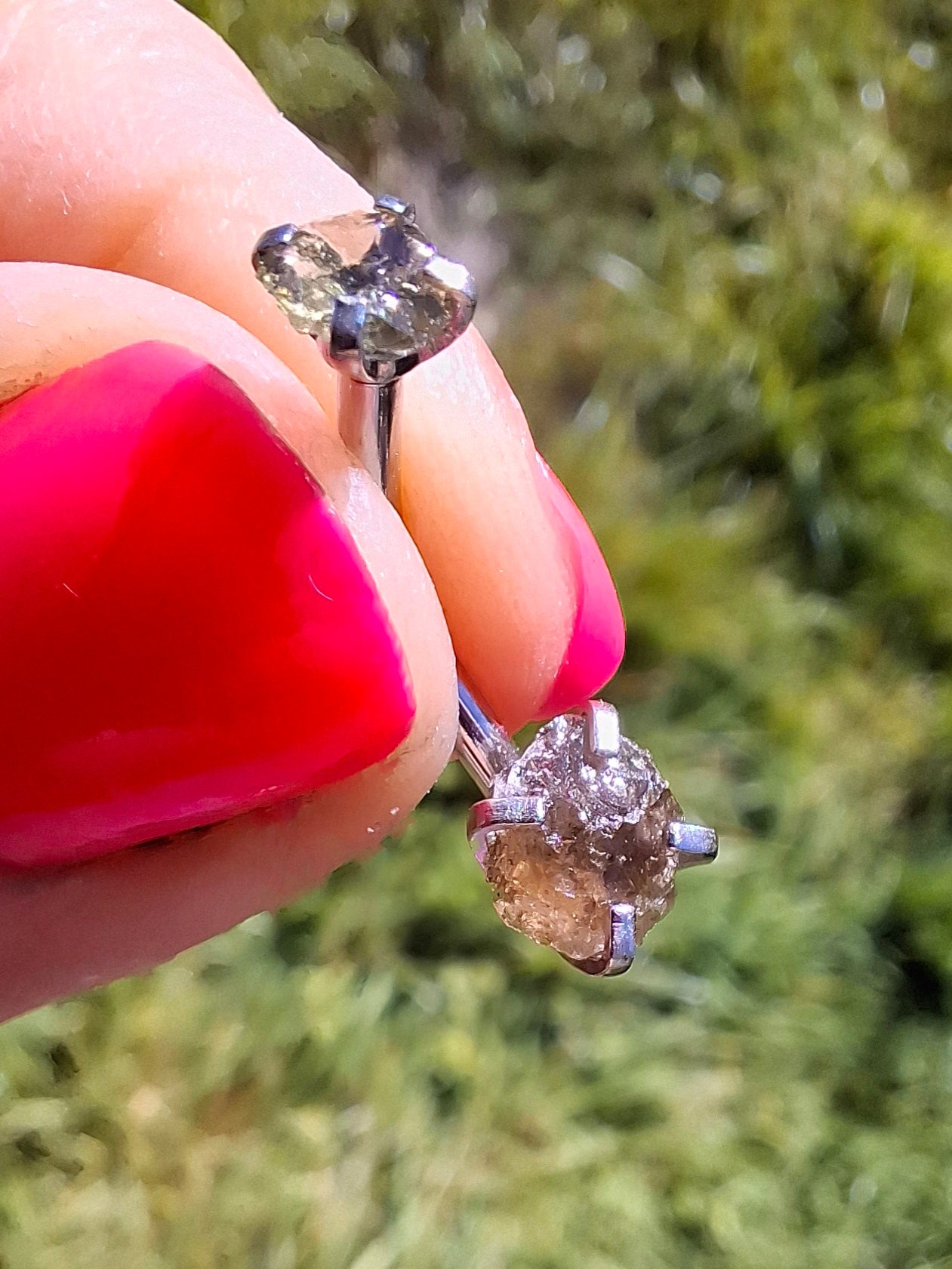 Moldavite (raw) BELLY BAR, 14G, Surgical Steel, Tektite (Ref: BB2)