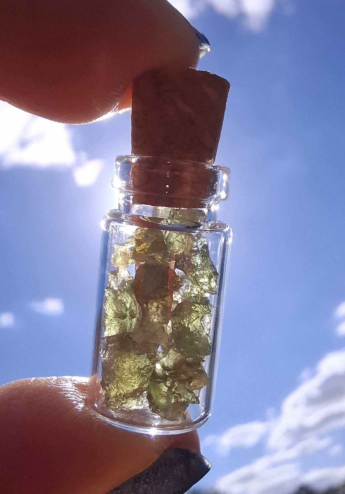 Moldavite Chips (1.00g) in 1ml Bottle, Tektite (Ref: B34)