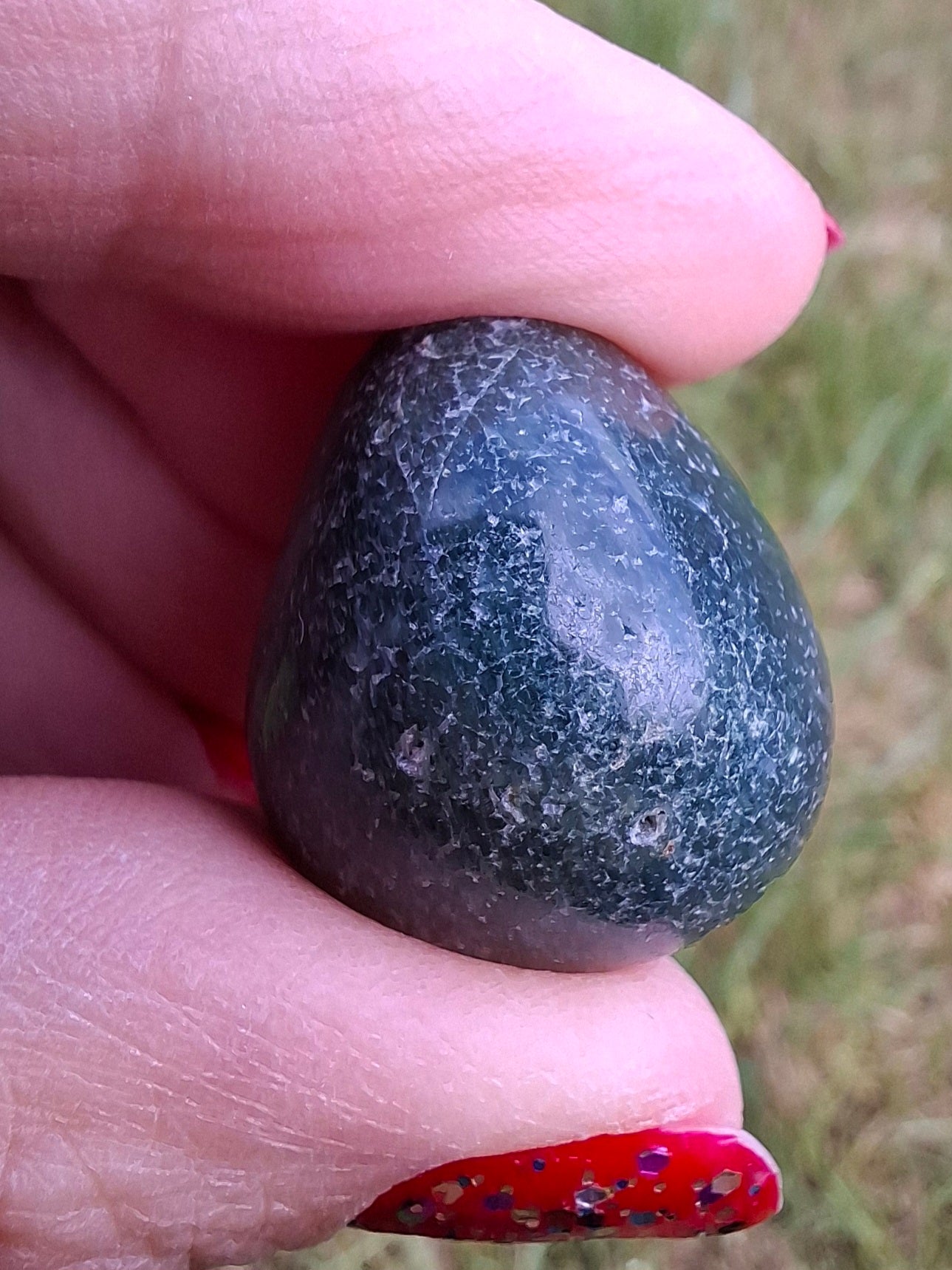 Green Moss Agate, Tumble Stone, Crystal (Ref: T166)