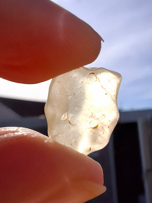 Libyan Desert Glass small Piece, 1.55g, Tektite (Ref: L1347)