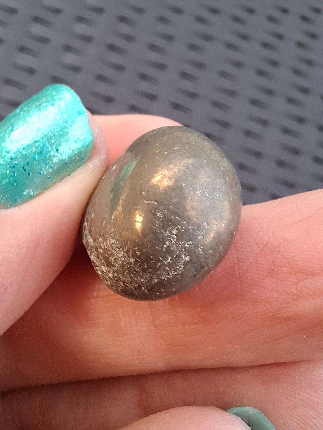 Apache Gold Tumble Stone, Crystal (Ref: T227)