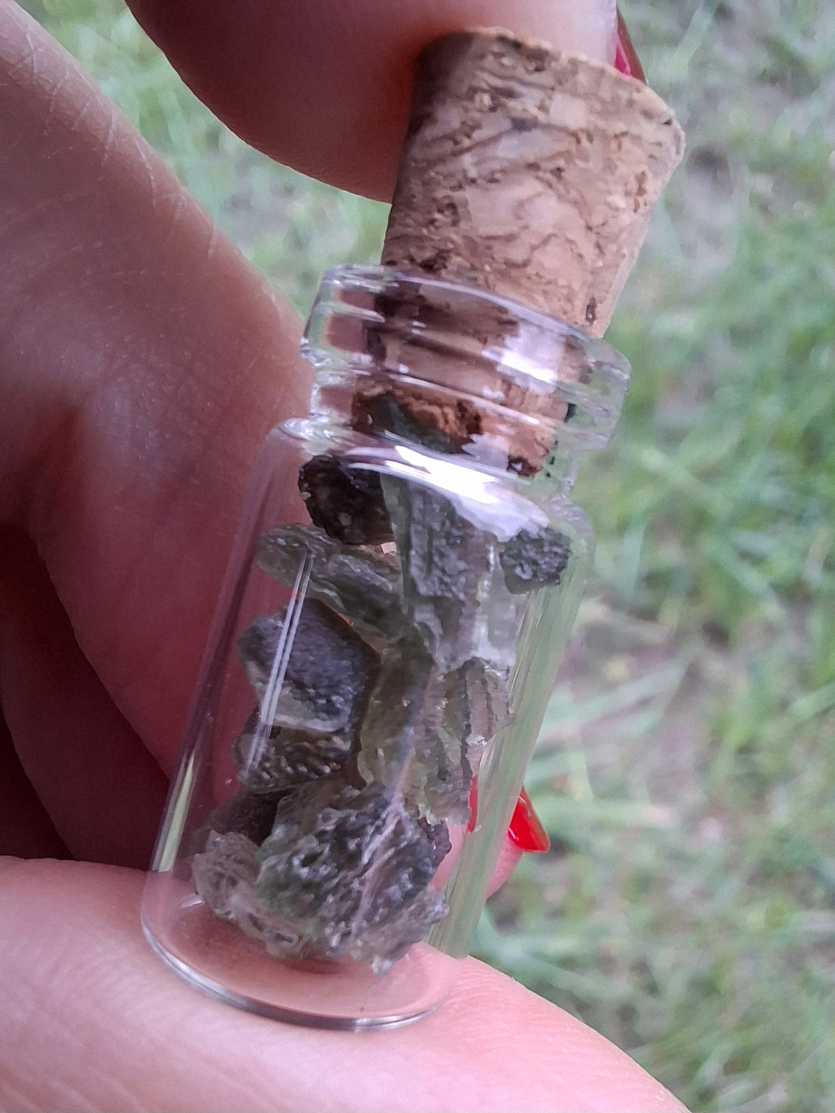 Moldavite Chips (1.00g) in 1ml Bottle, Tektite (Ref: B32)