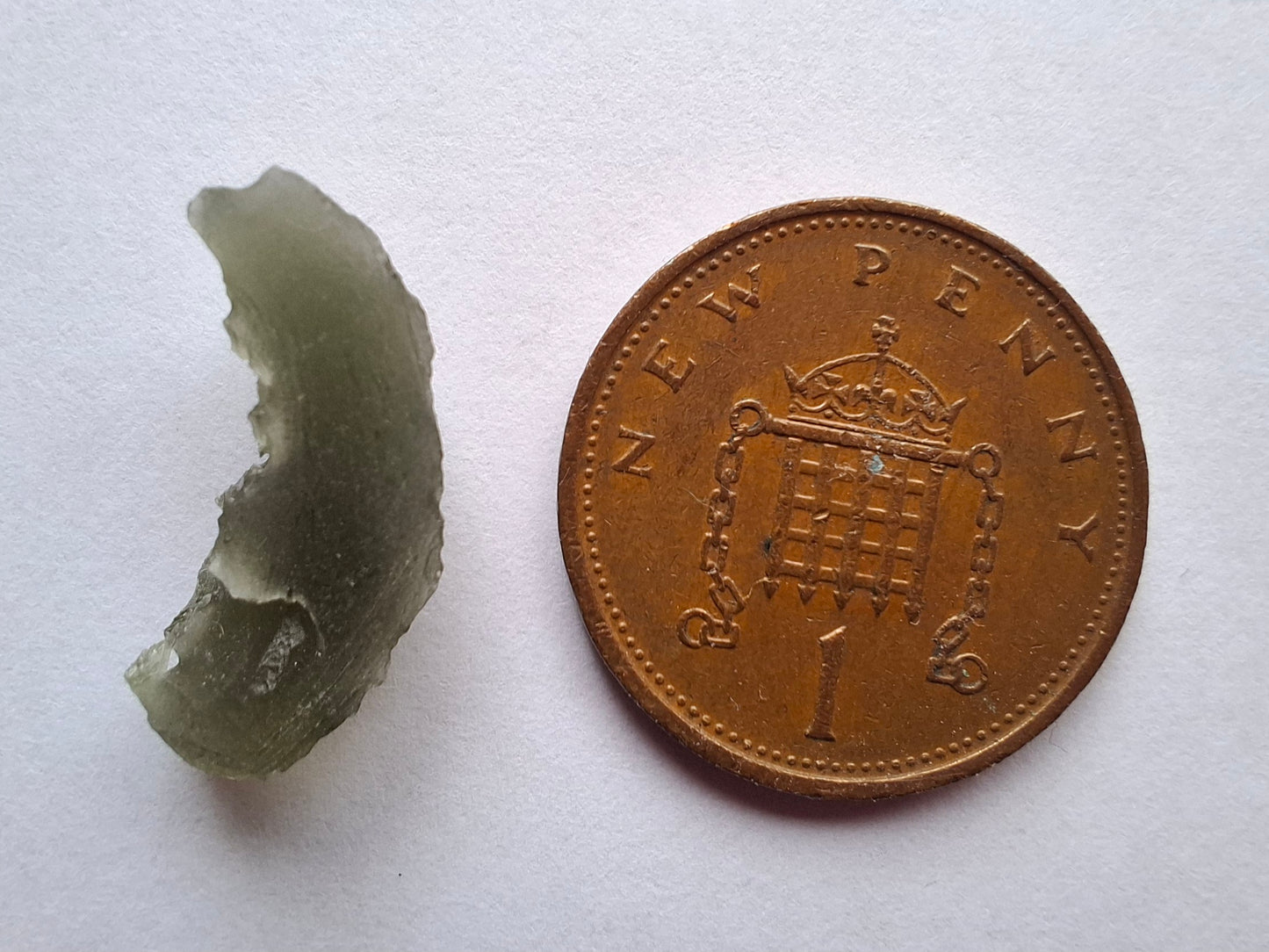 Moldavite Piece, 0.98g, Tektite (Ref: 1380)